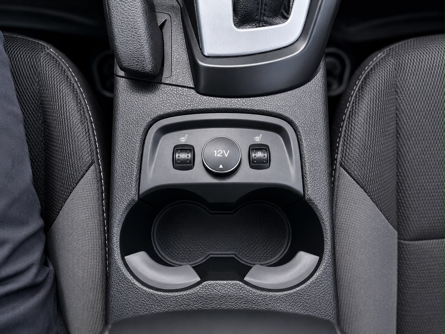 /canwestautoinc/2014-Ford-Focus-35560635208154245.jpg