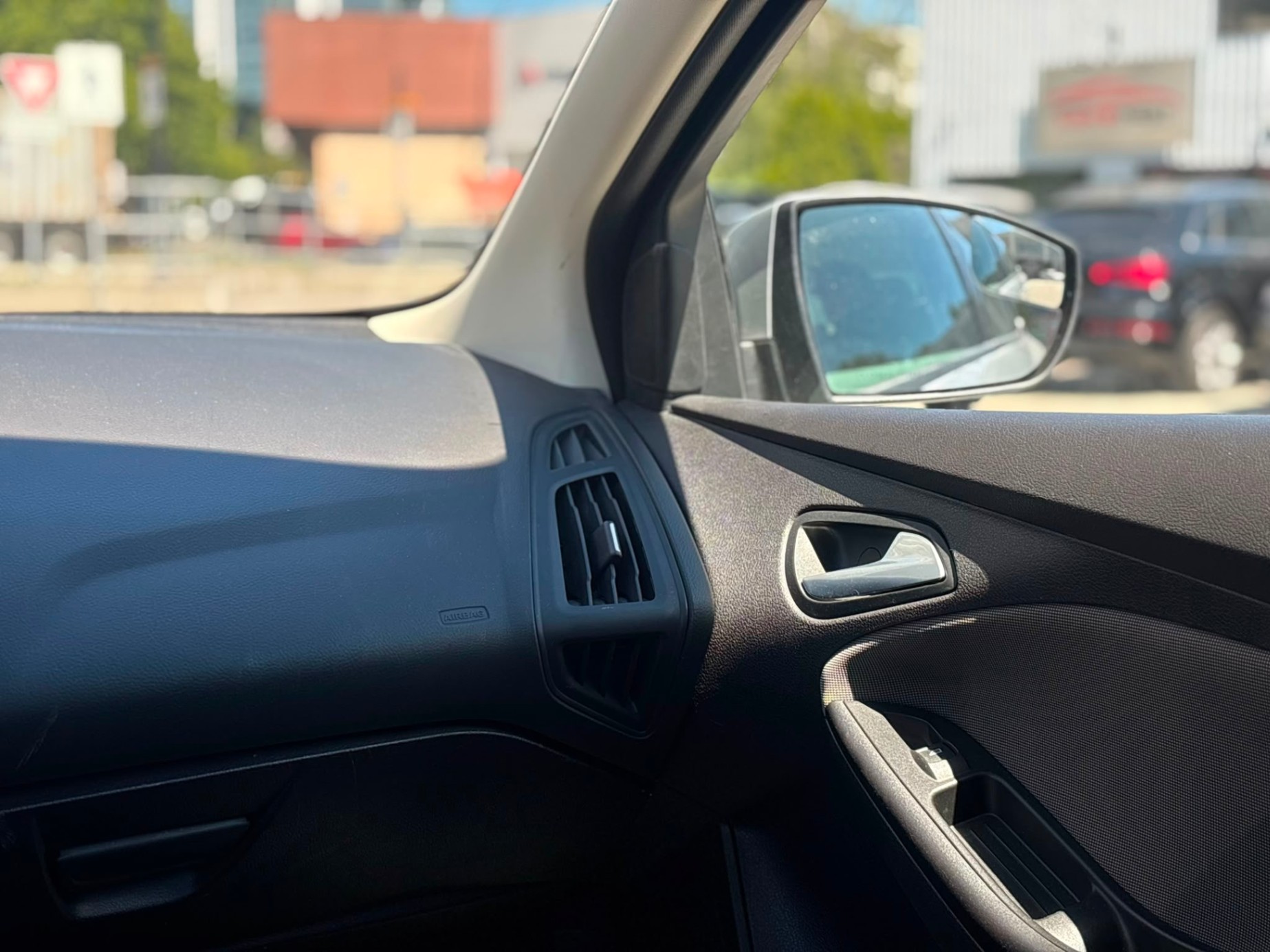 /canwestautoinc/2014-Ford-Focus-5209073758393048.jpg