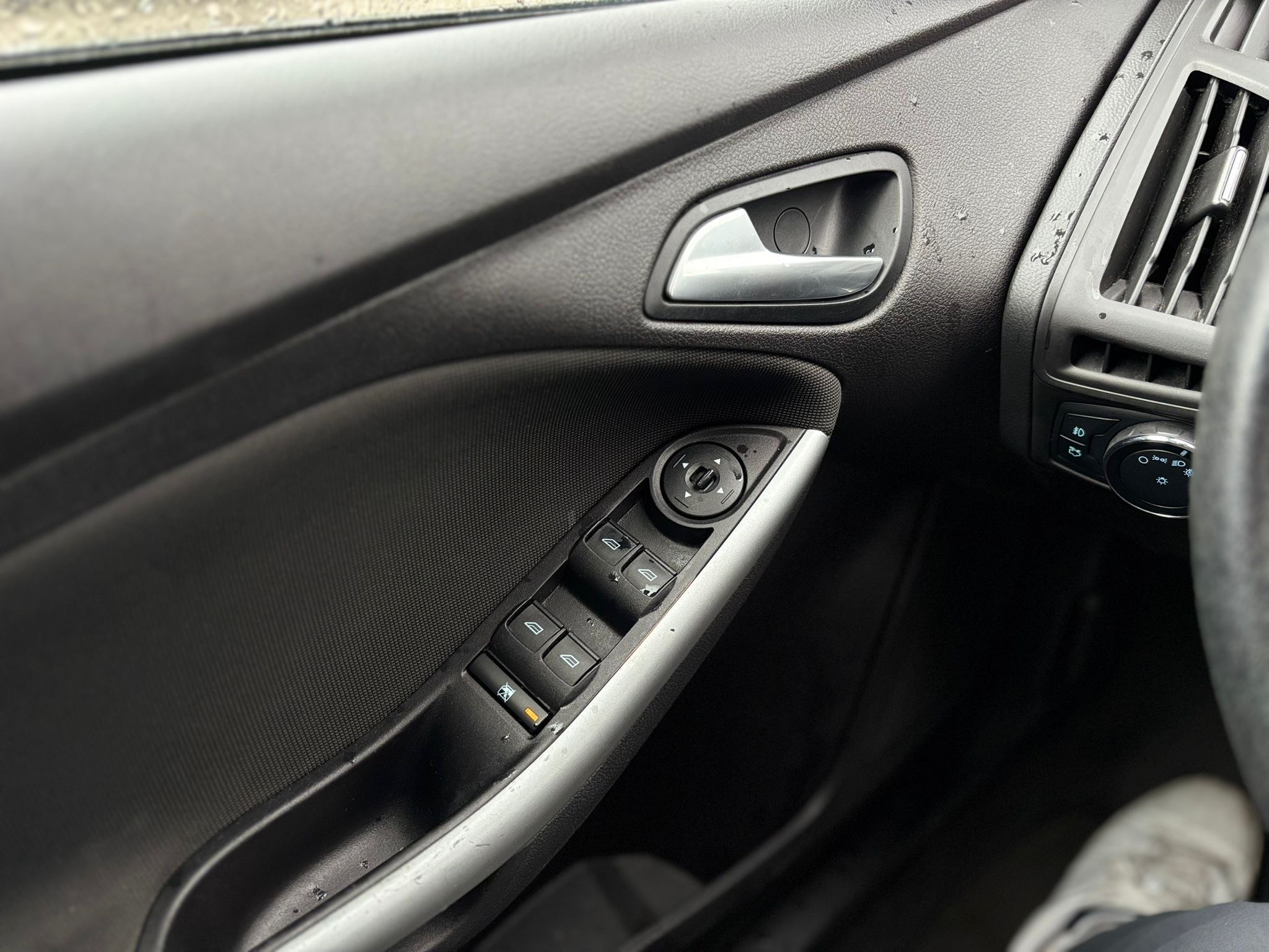 /canwestautoinc/2014-Ford-Focus-5830854628974675.jpg