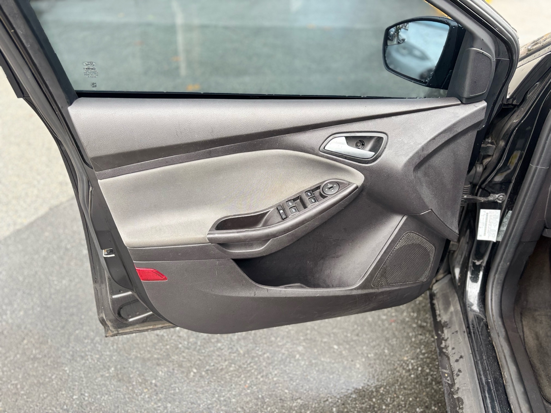 /canwestautoinc/2014-Ford-Focus-5972164547987133.jpg