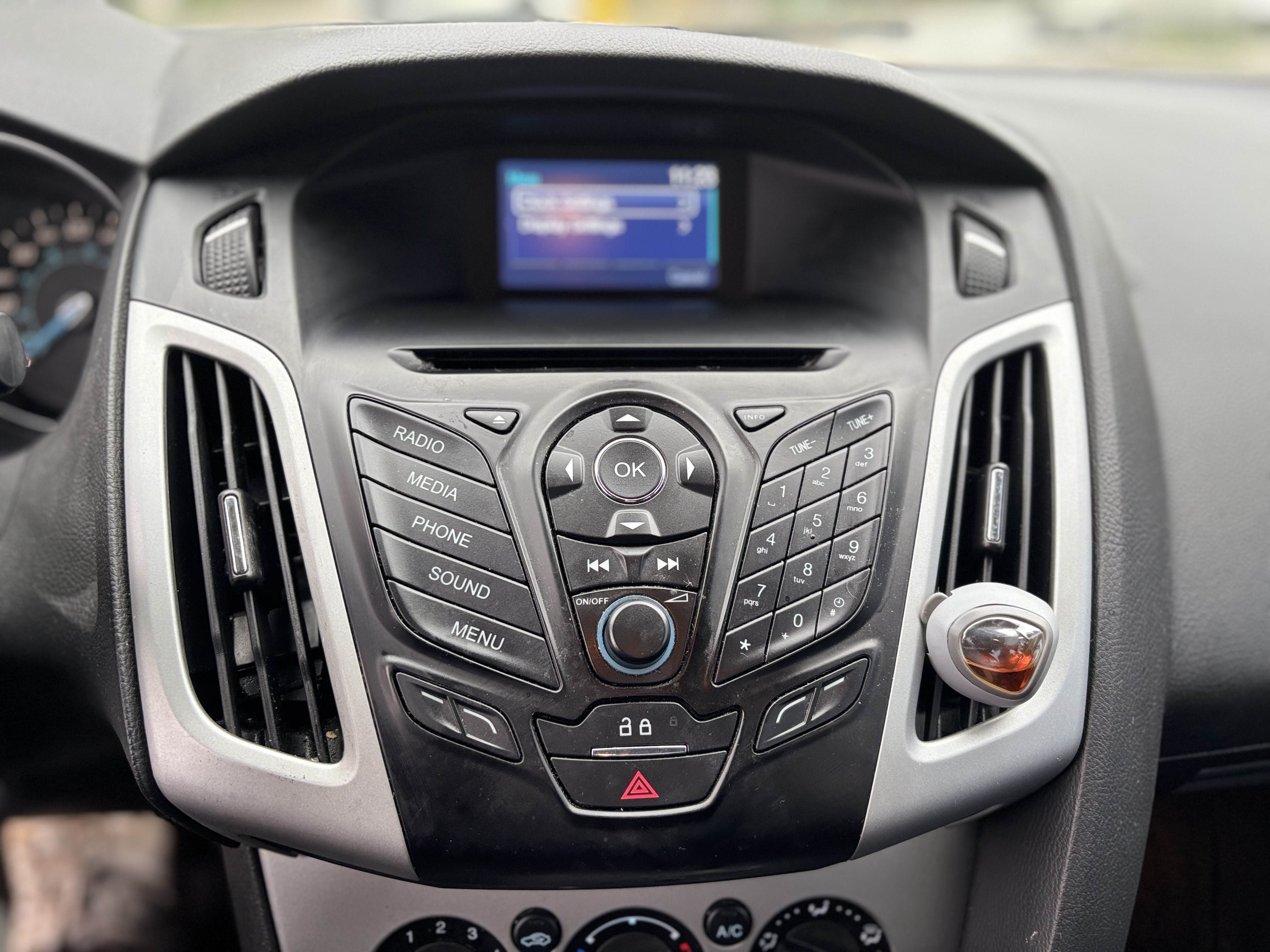 /canwestautoinc/2014-Ford-Focus-6198100046583146.jpg