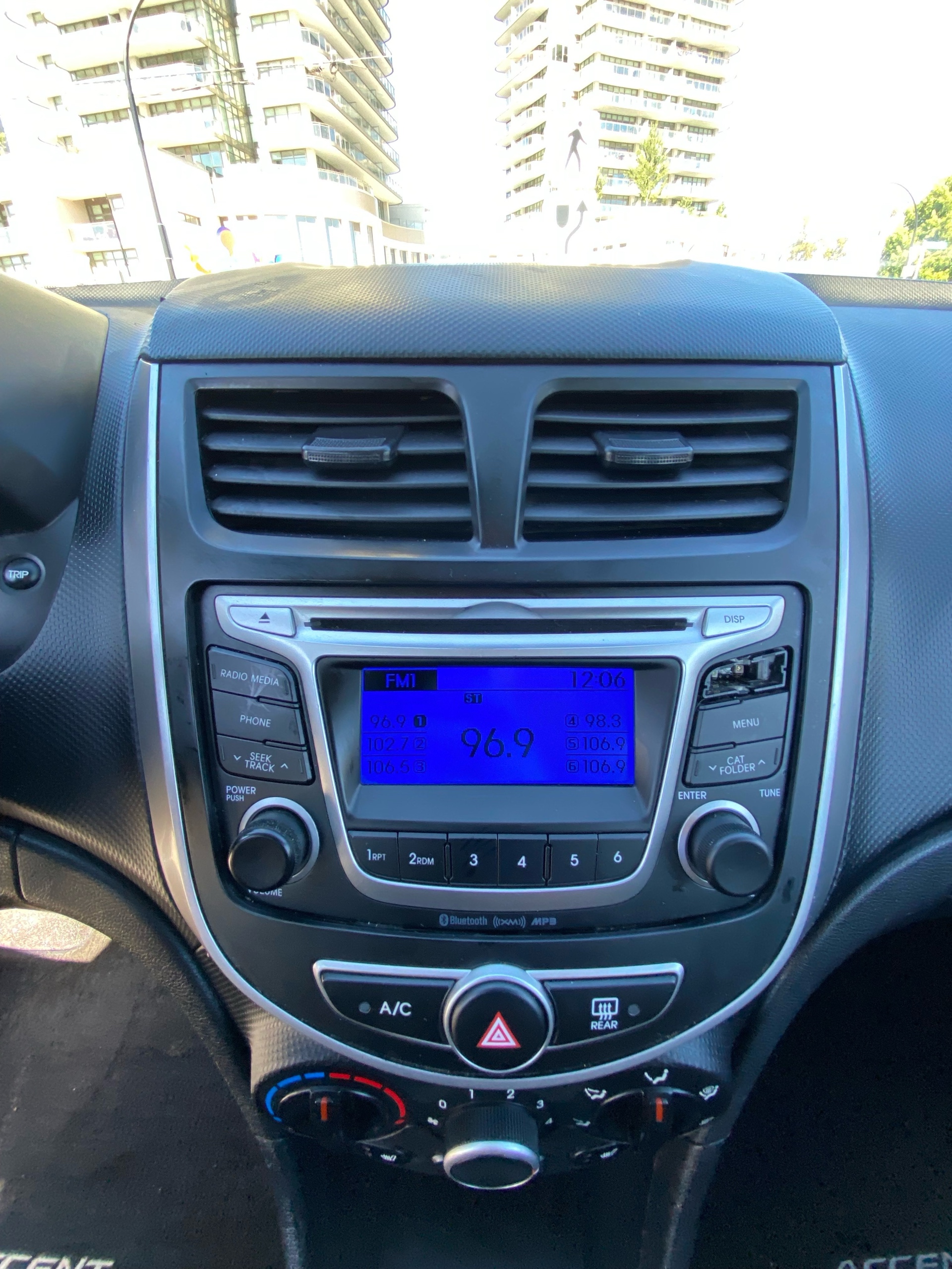/canwestautoinc/2014-Hyundai-Accent-5613239919125972.jpg