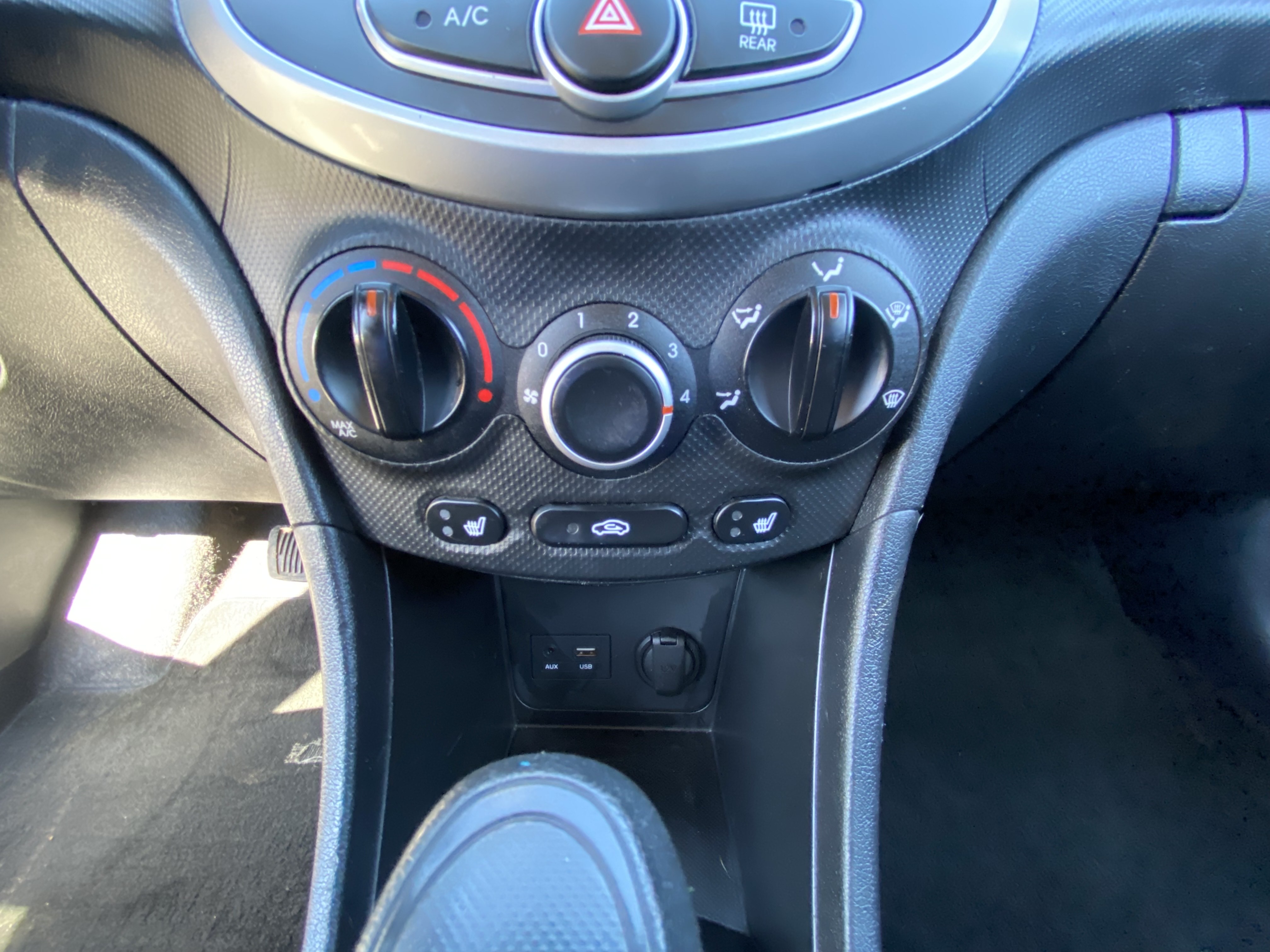 /canwestautoinc/2014-Hyundai-Accent-6104349387592833.jpg