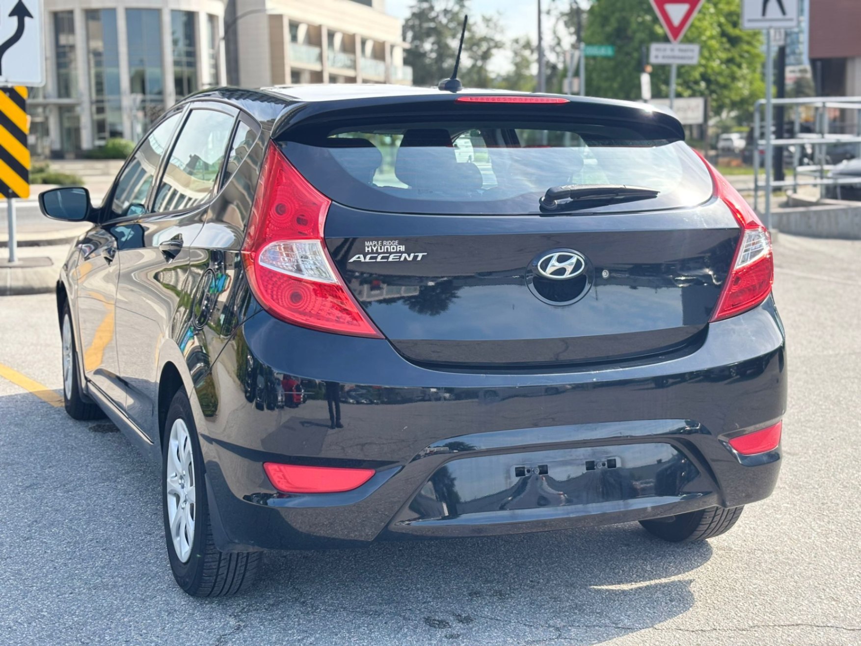 /canwestautoinc/2014-Hyundai-Accent-9701215337070621.jpg