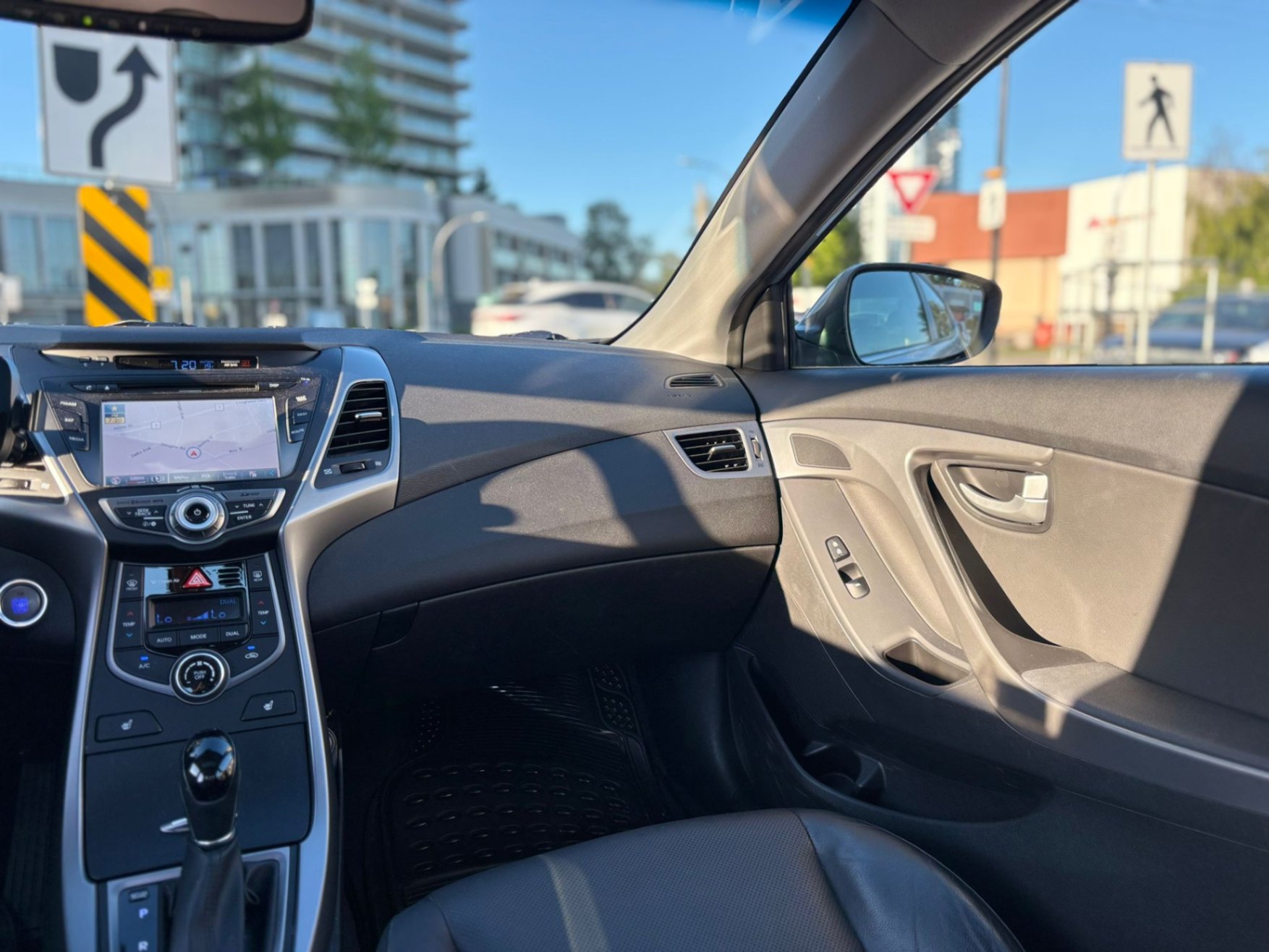 /canwestautoinc/2014-Hyundai-Elantra-09899830739396931.jpg
