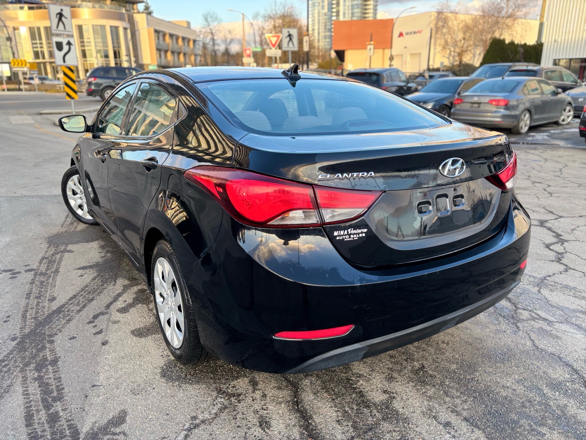 /canwestautoinc/2014-Hyundai-Elantra-21668124897659147.jpg