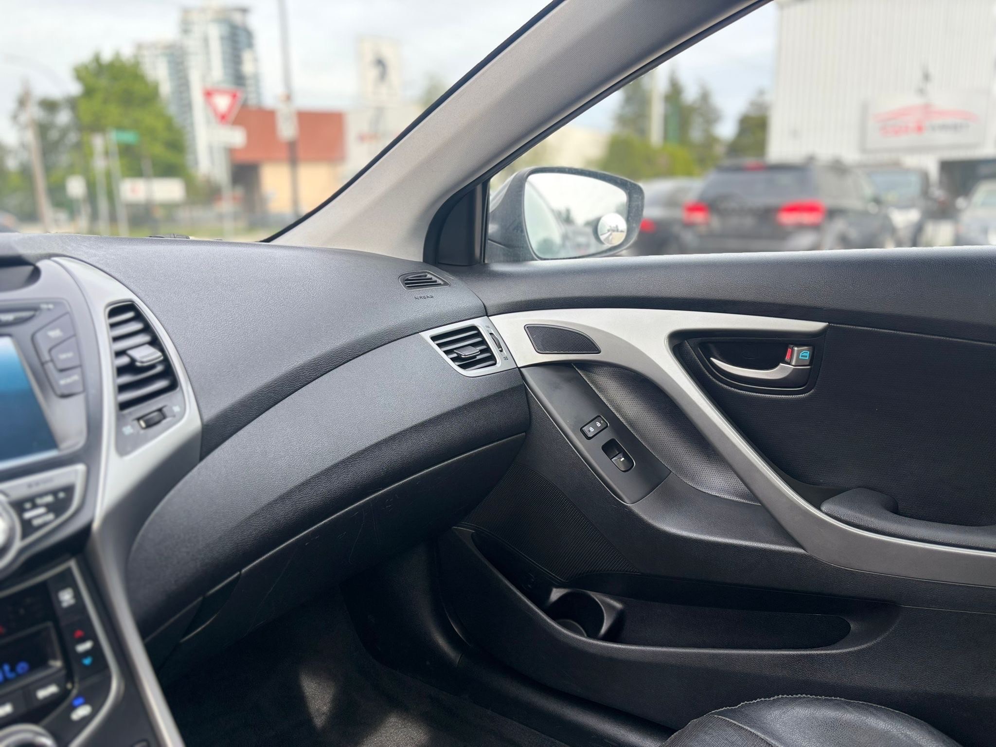 /canwestautoinc/2014-Hyundai-Elantra-2513974895801625.jpg