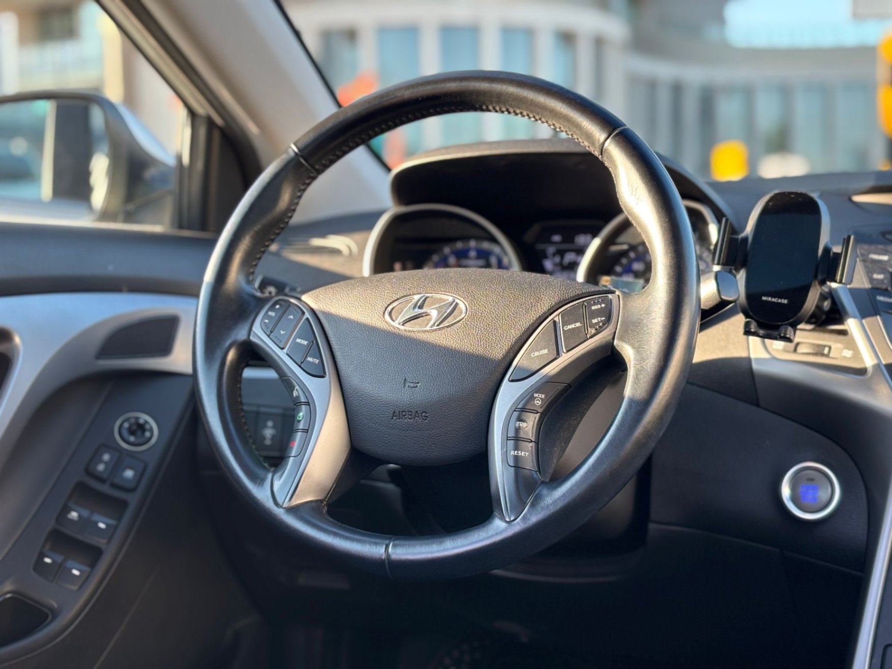 /canwestautoinc/2014-Hyundai-Elantra-4262422818022191.jpg