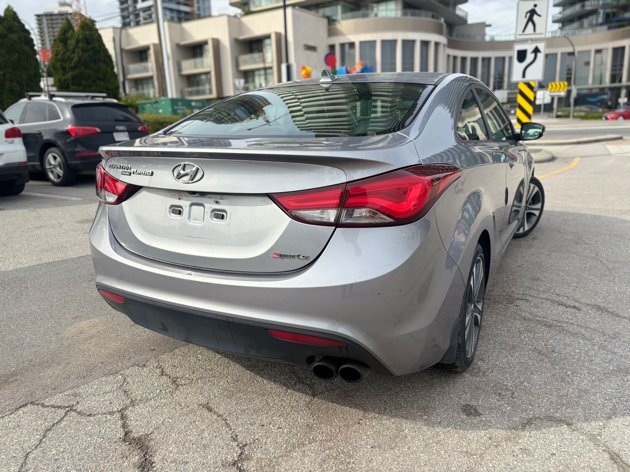 /canwestautoinc/2014-Hyundai-Elantra-5317305901077092.jpg