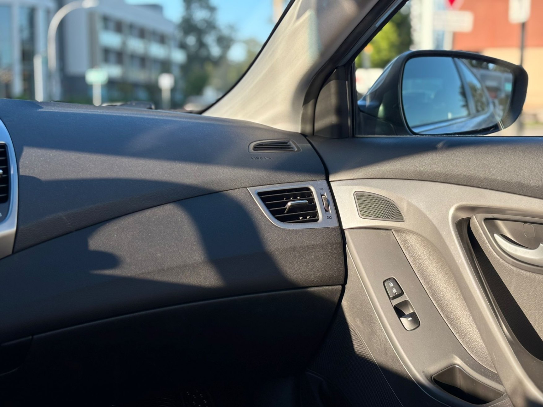 /canwestautoinc/2014-Hyundai-Elantra-7157084849708792.jpg
