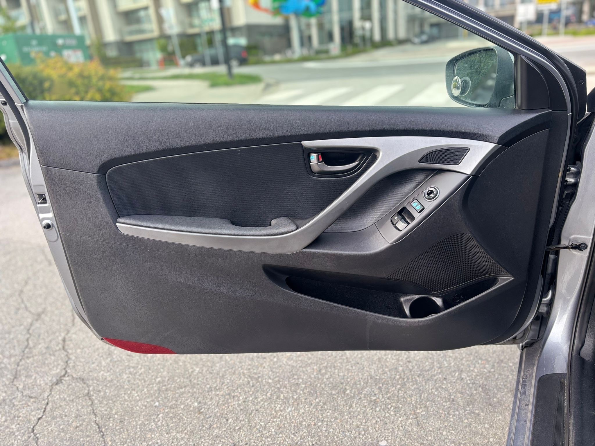 /canwestautoinc/2014-Hyundai-Elantra-9085203669752357.jpg
