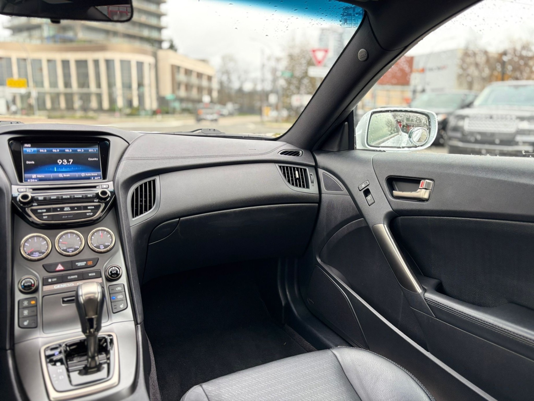 /canwestautoinc/2014-Hyundai-Genesis-0952020290527571.jpg