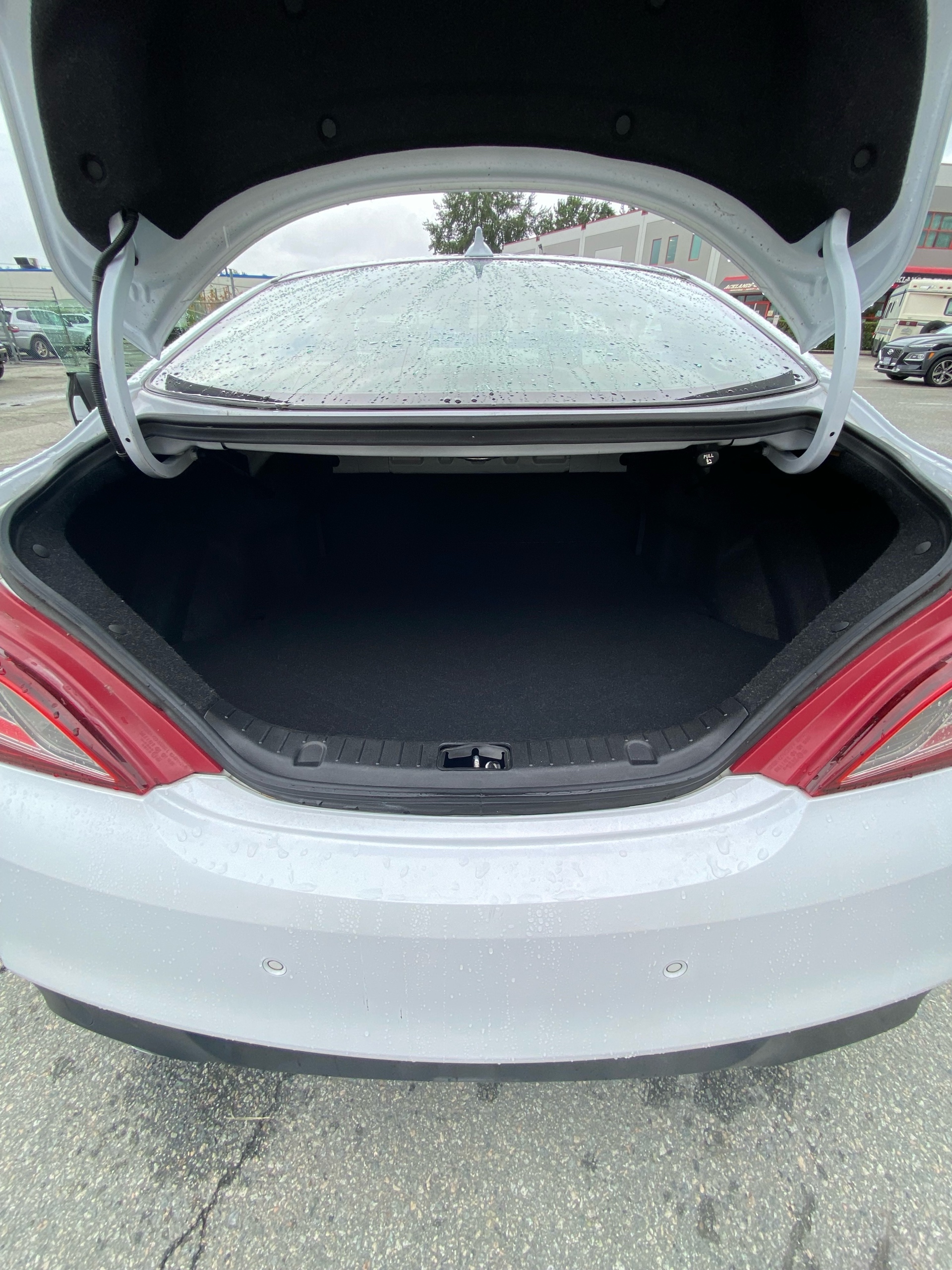 /canwestautoinc/2014-Hyundai-Genesis-29951079851162743.jpg