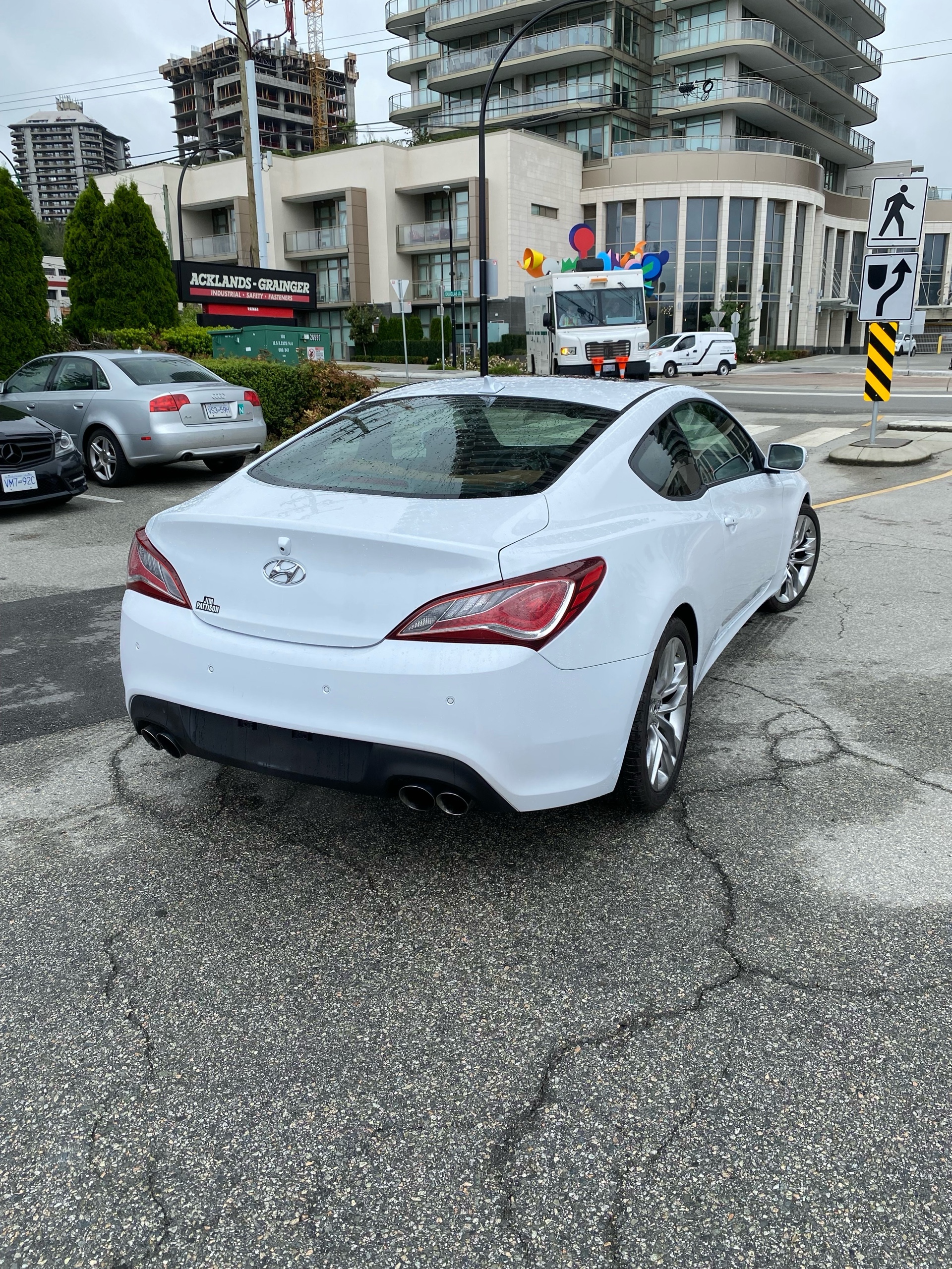 /canwestautoinc/2014-Hyundai-Genesis-45497166399389766.jpg