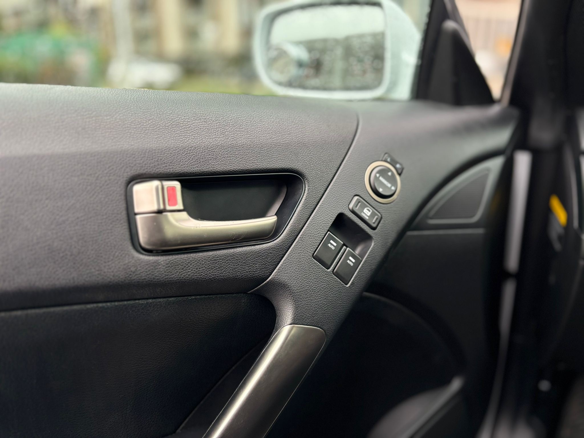 /canwestautoinc/2014-Hyundai-Genesis-6276952095112631.jpg