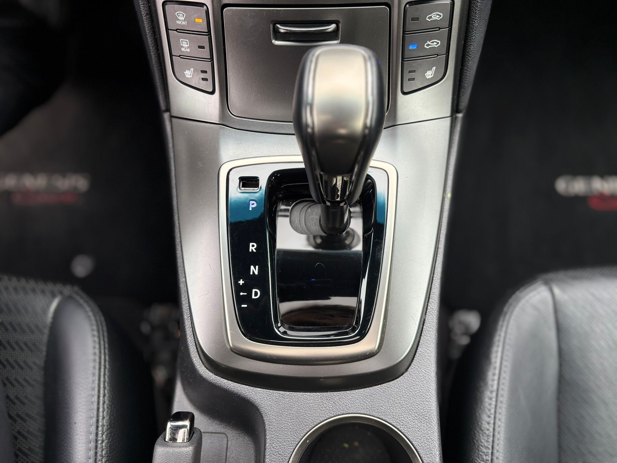 /canwestautoinc/2014-Hyundai-Genesis-9643191411548748.jpg