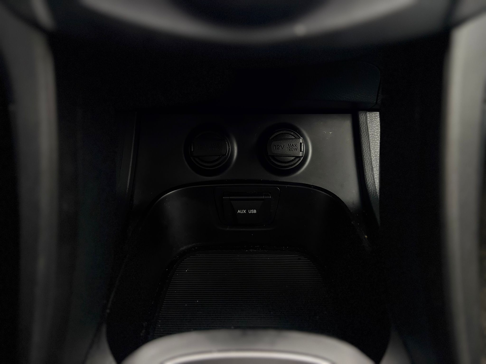 /canwestautoinc/2014-Hyundai-SantaFe-31461658501153056.jpg
