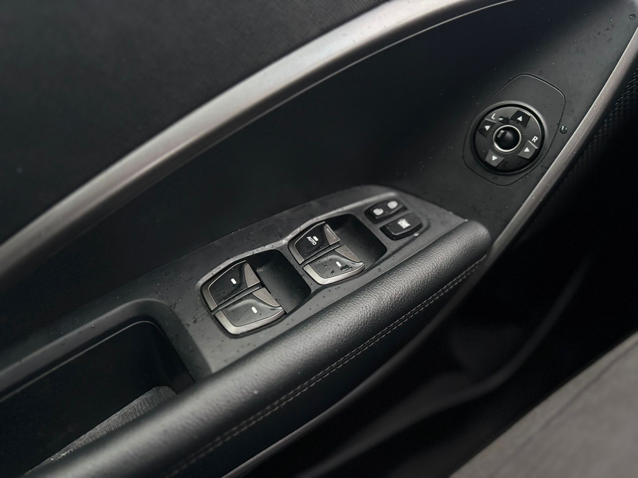 /canwestautoinc/2014-Hyundai-SantaFe-47978597616927754.jpg