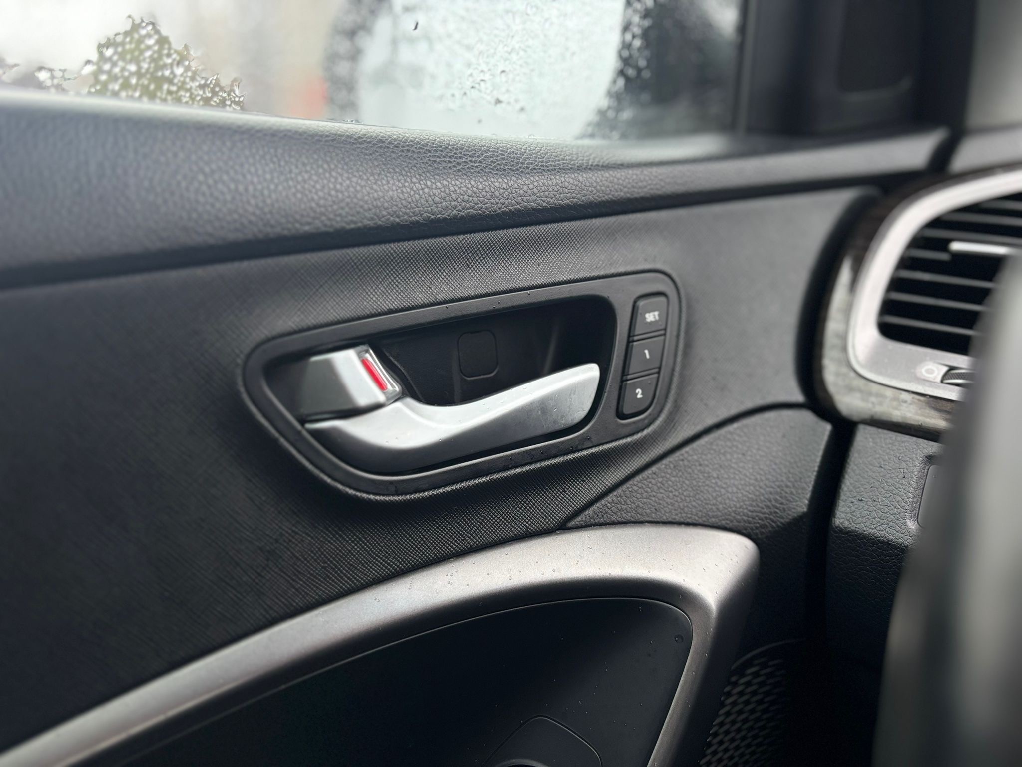 /canwestautoinc/2014-Hyundai-SantaFe-5610244141441243.jpg