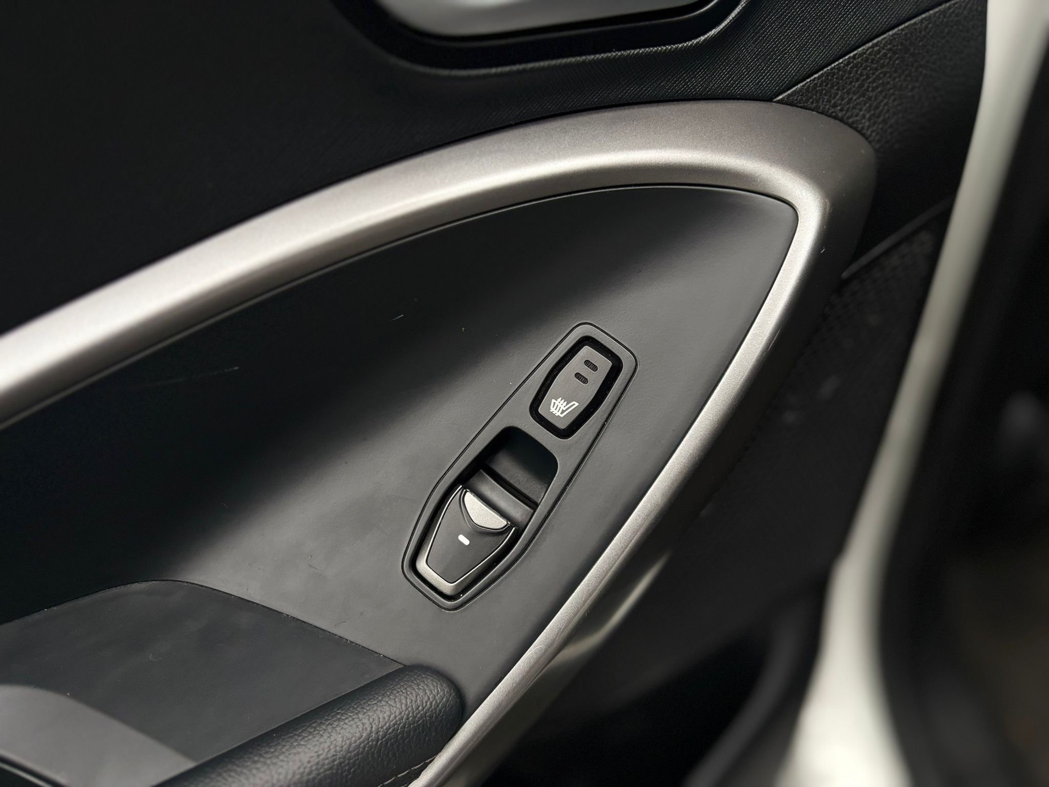 /canwestautoinc/2014-Hyundai-SantaFe-8962950494897794.jpg