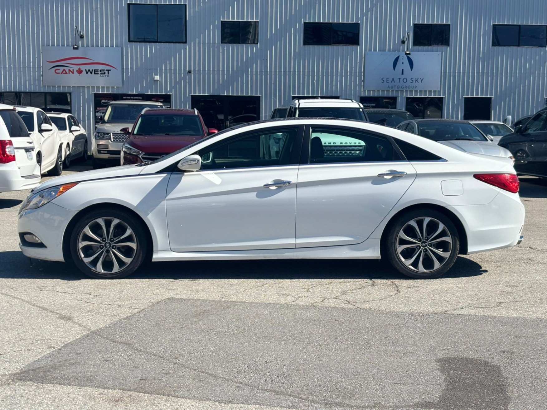 /canwestautoinc/2014-Hyundai-Sonata-38412987602518767.jpg