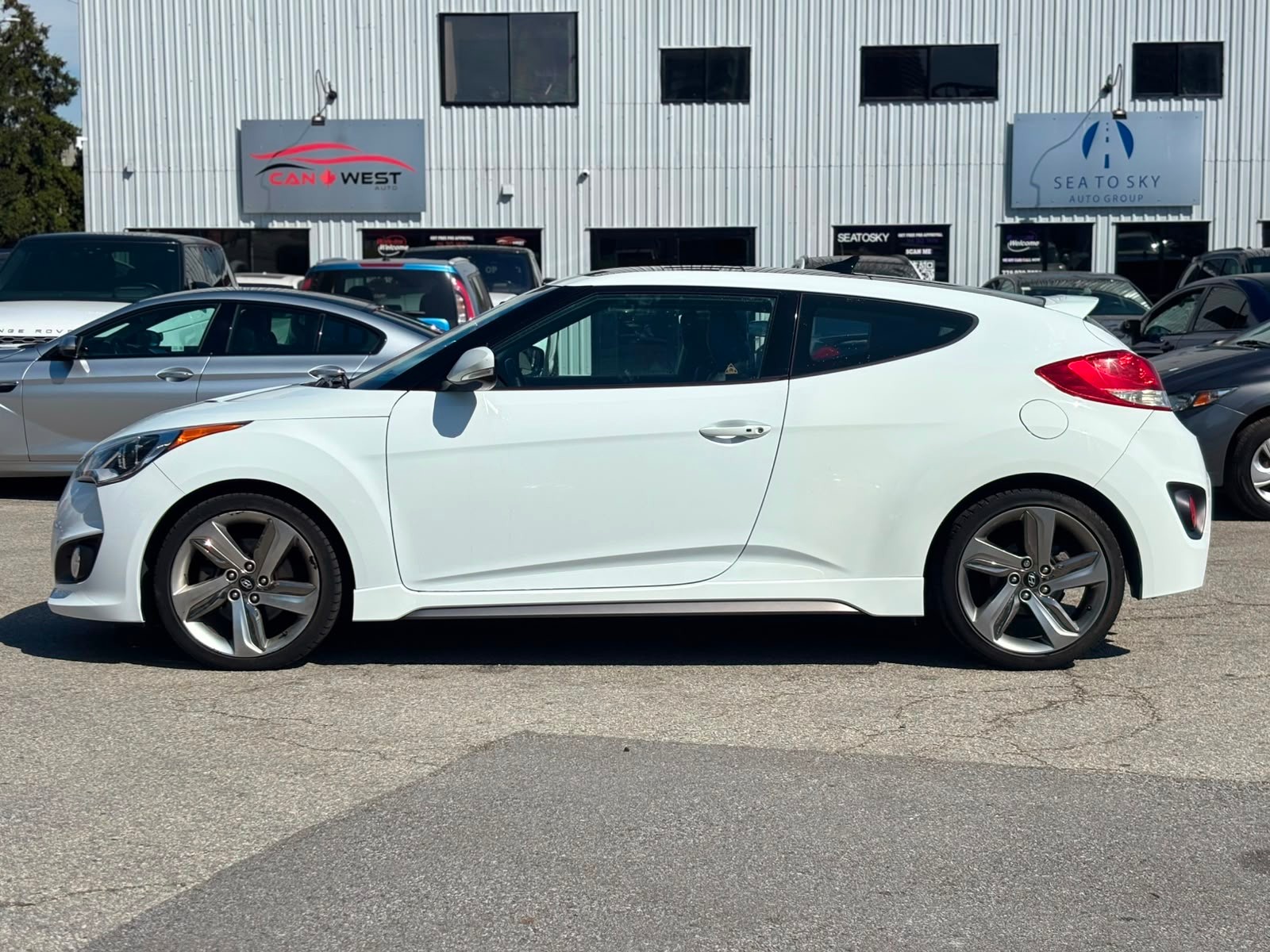 /canwestautoinc/2014-Hyundai-Veloster-3041056196510312.jpg