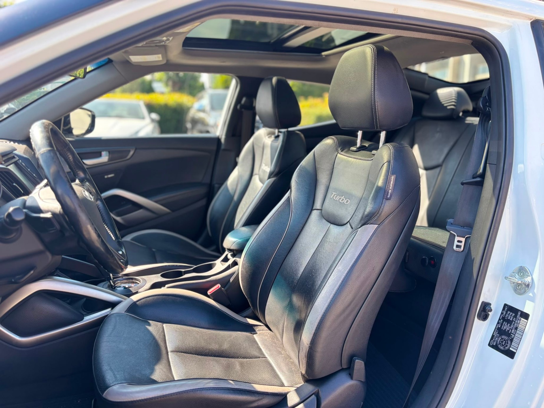 /canwestautoinc/2014-Hyundai-Veloster-318194555645807.jpg