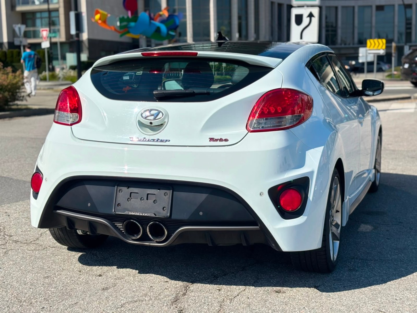 /canwestautoinc/2014-Hyundai-Veloster-9916935554633024.jpg