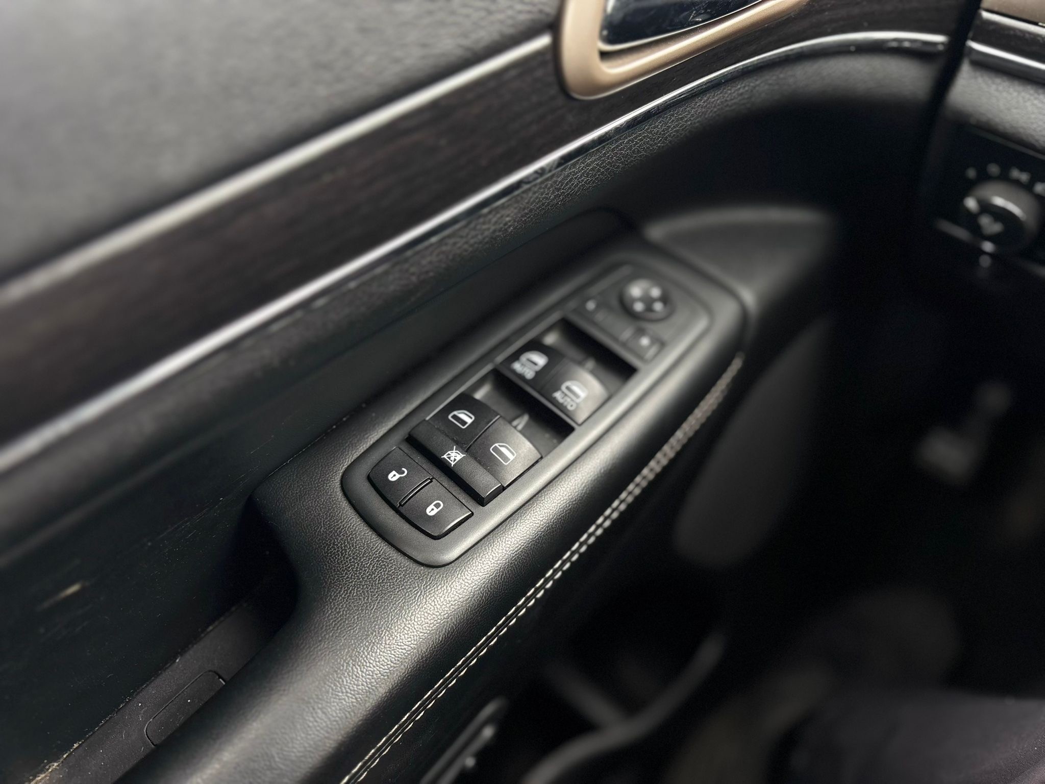 /canwestautoinc/2014-Jeep-GrandCherokee-5133352008262371.jpg