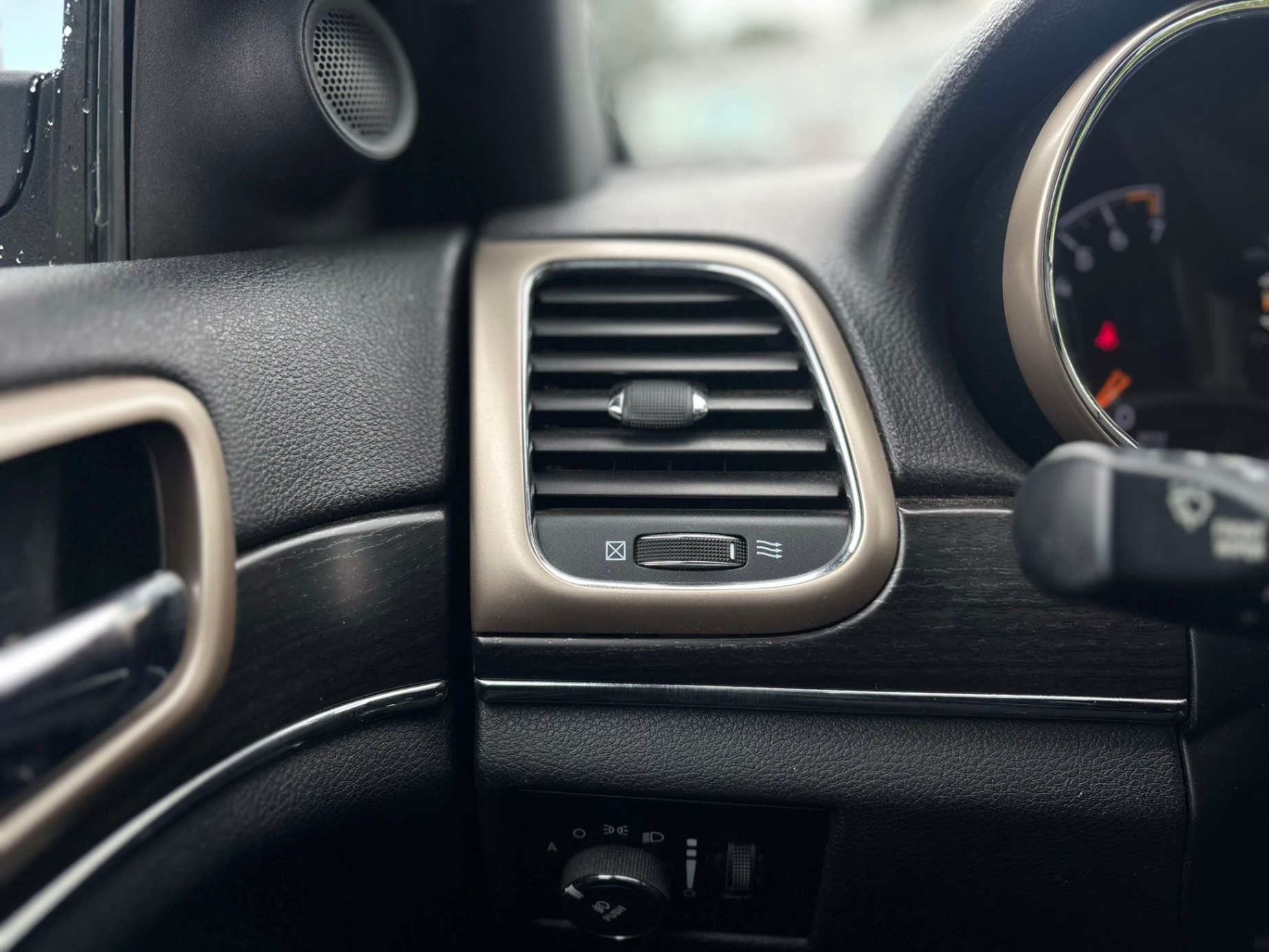 /canwestautoinc/2014-Jeep-GrandCherokee-6753524924263381.jpg