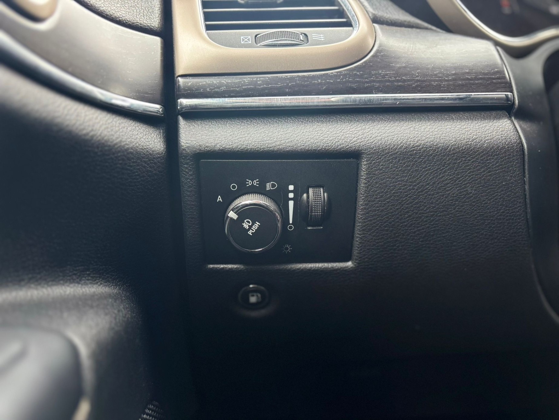 /canwestautoinc/2014-Jeep-GrandCherokee-904530989032003.jpg