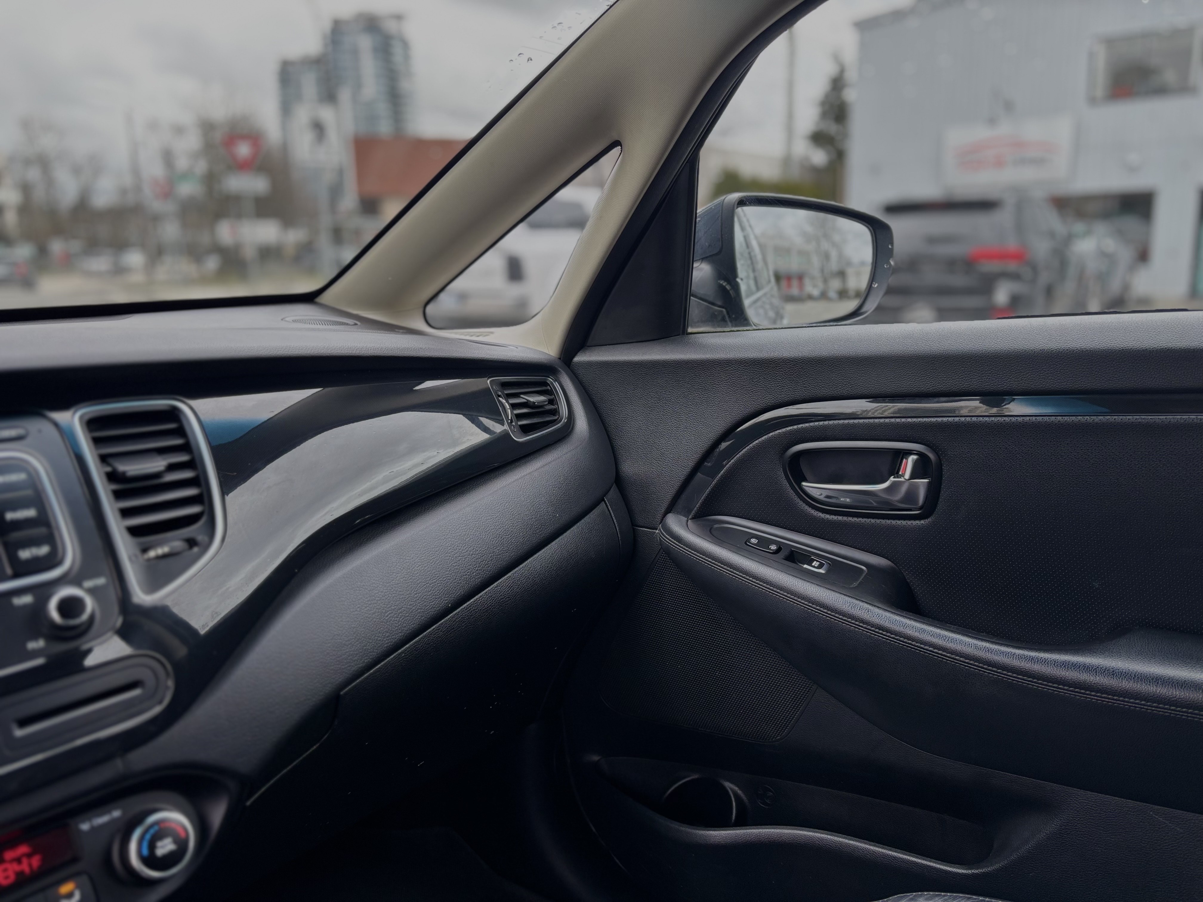 /canwestautoinc/2014-Kia-Rondo-24997049240615765.jpg