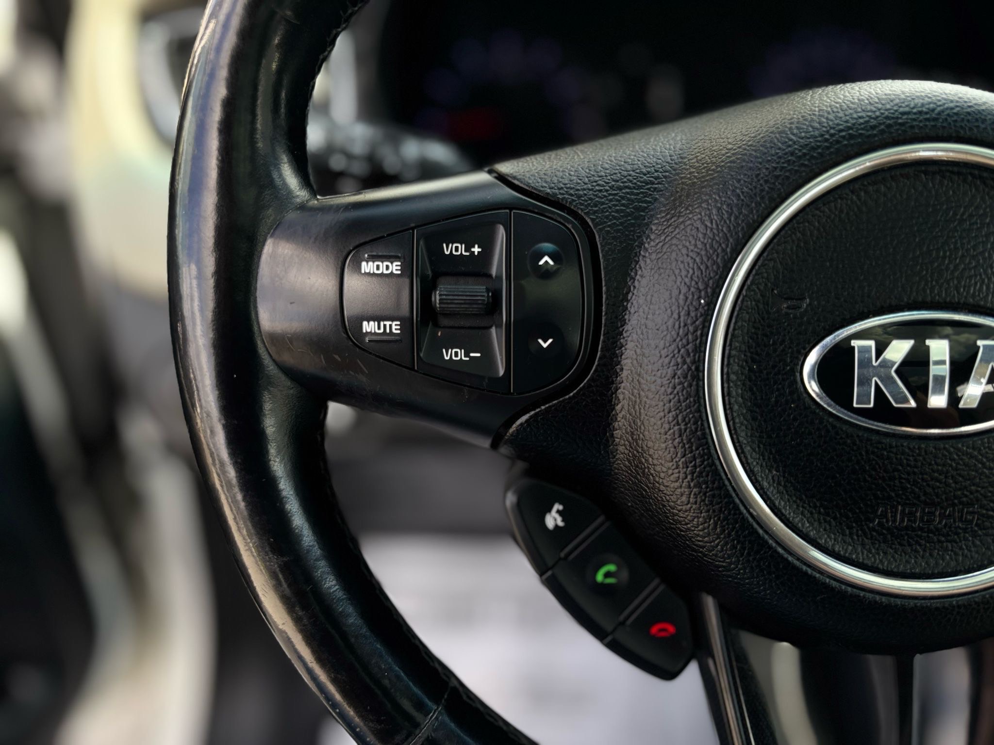 /canwestautoinc/2014-Kia-Rondo-47558430617441894.jpg