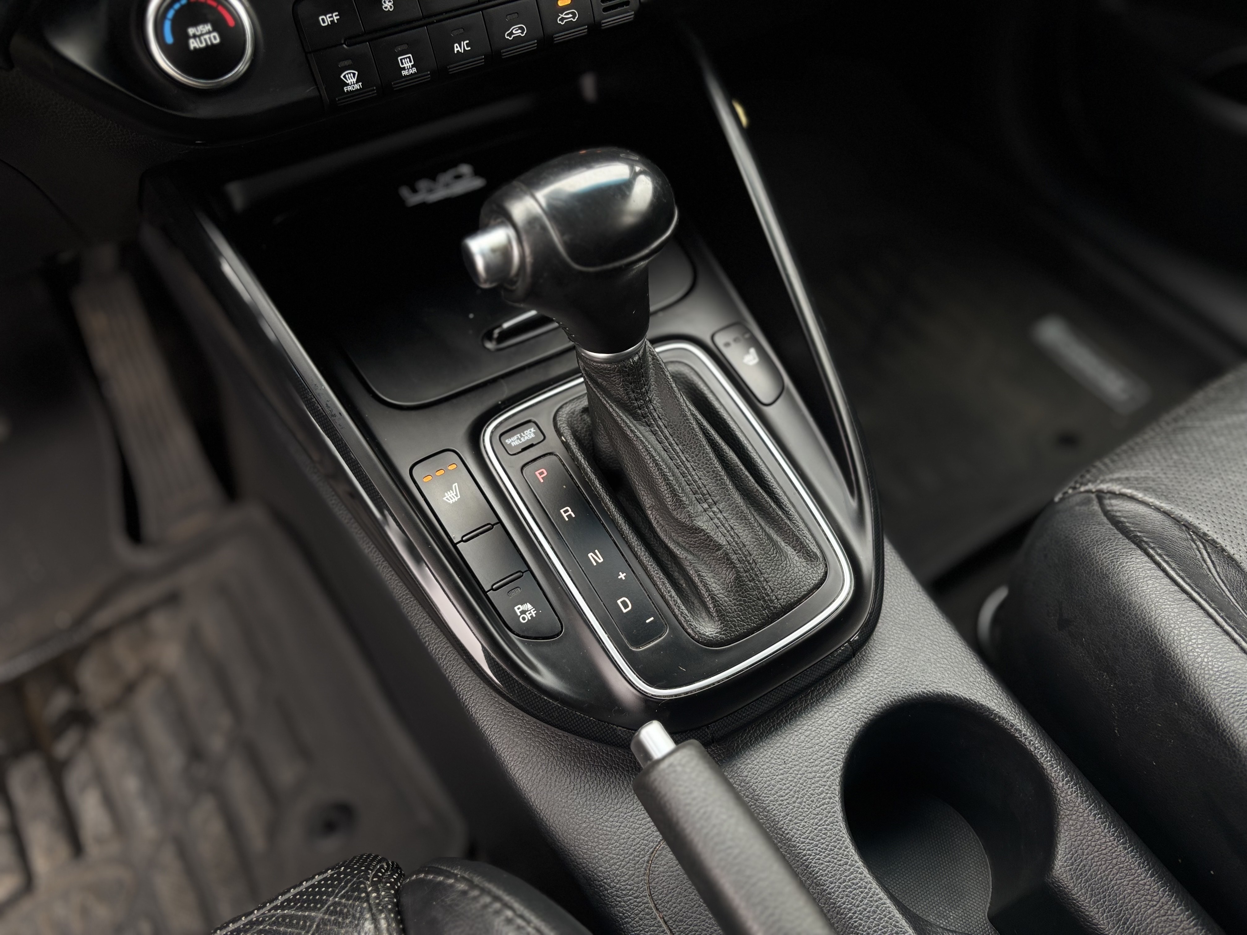 /canwestautoinc/2014-Kia-Rondo-6800240325819129.jpg