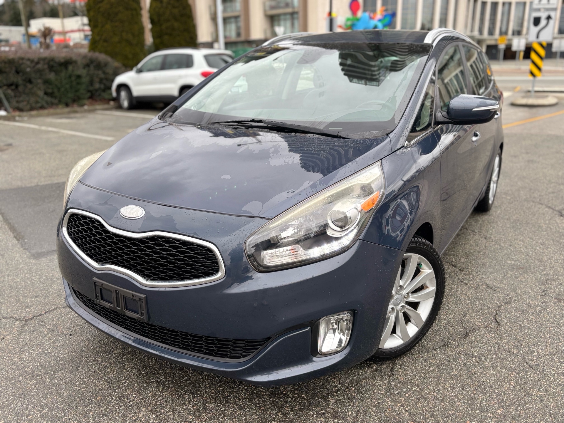 /canwestautoinc/2014-Kia-Rondo-7919046043671487.jpg