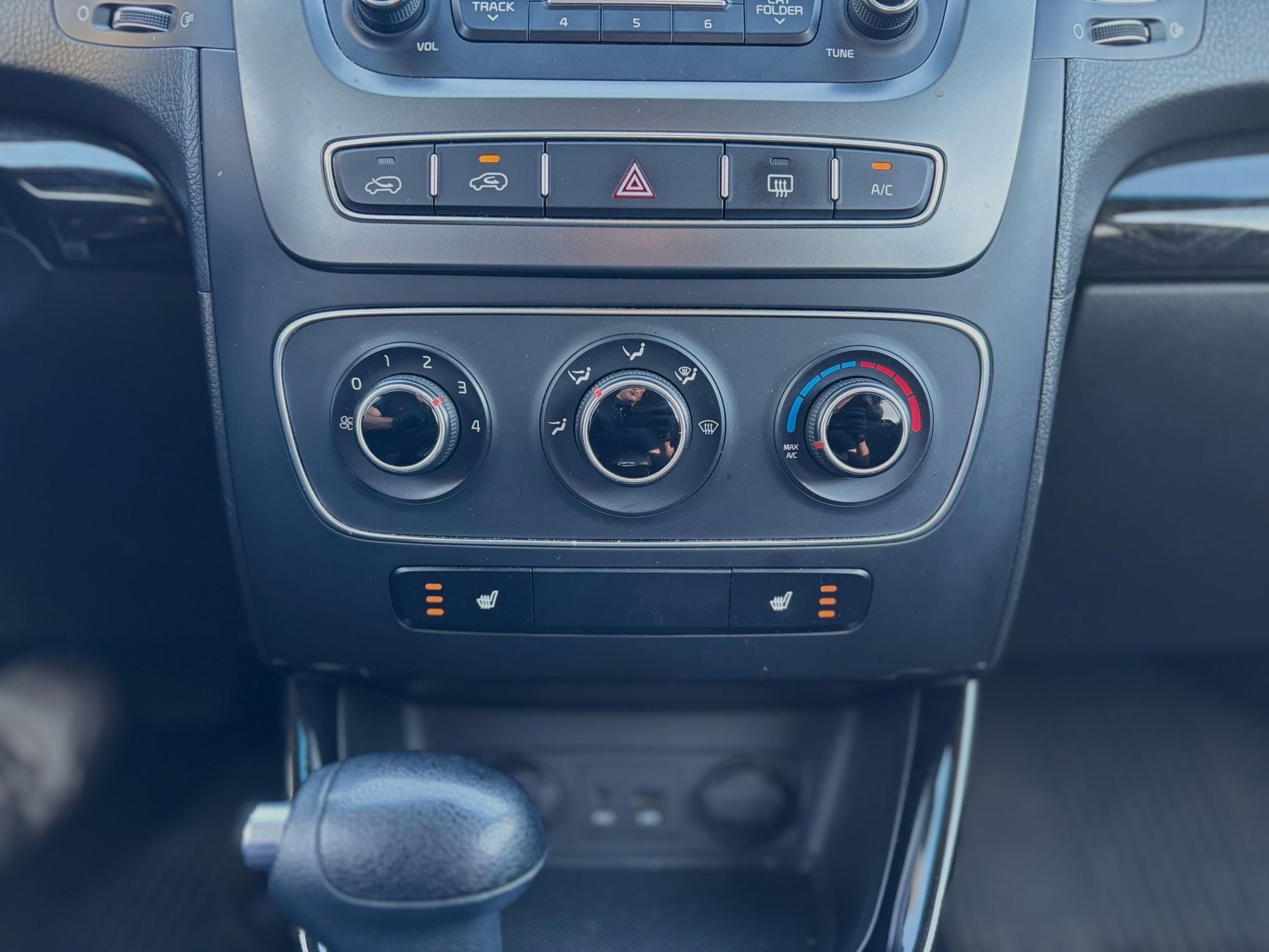 /canwestautoinc/2014-Kia-Sorento-025638368340504814.jpg