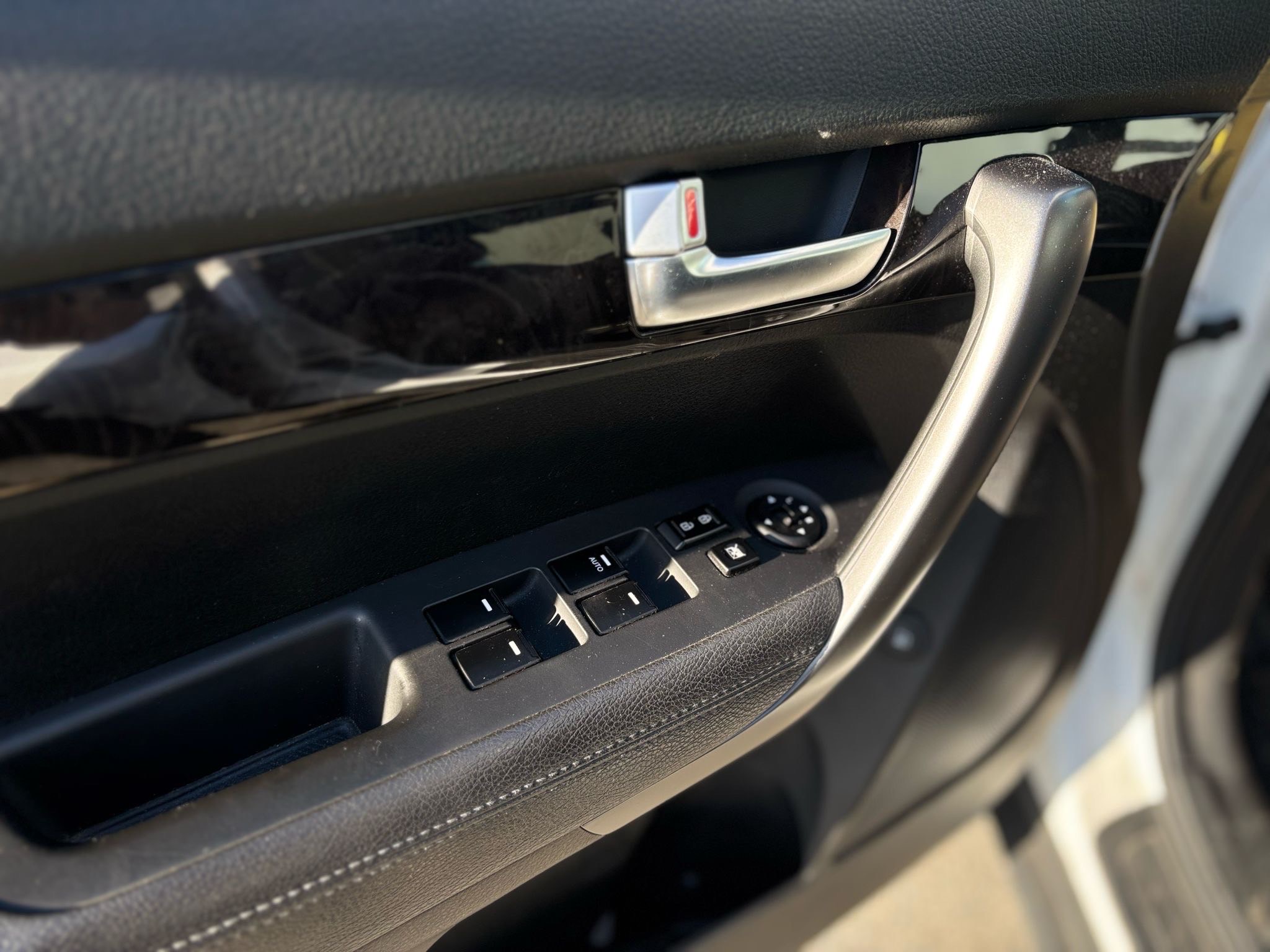 /canwestautoinc/2014-Kia-Sorento-5409401965998601.jpg