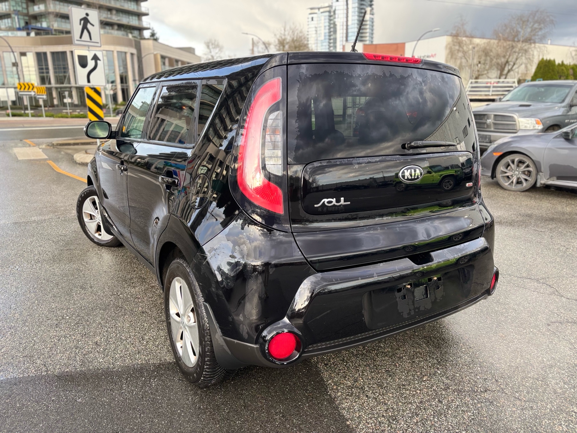 /canwestautoinc/2014-Kia-Soul-30600192947030447.jpg