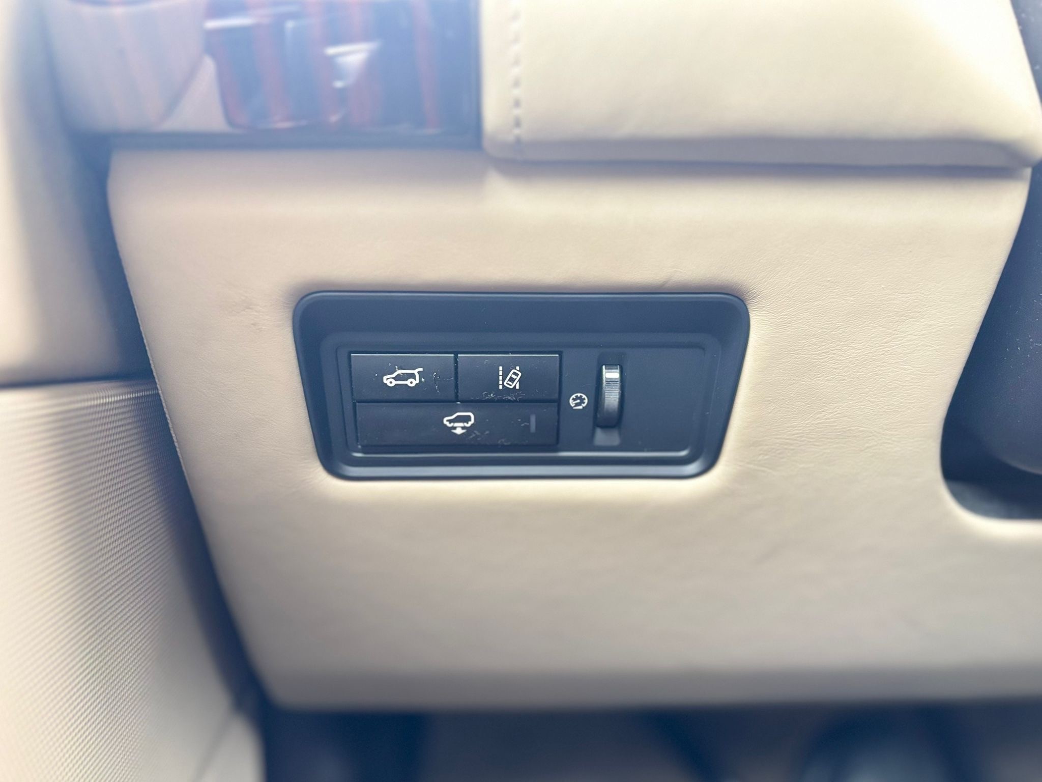 /canwestautoinc/2014-LandRover-RangeRover-06342969148344646.jpg
