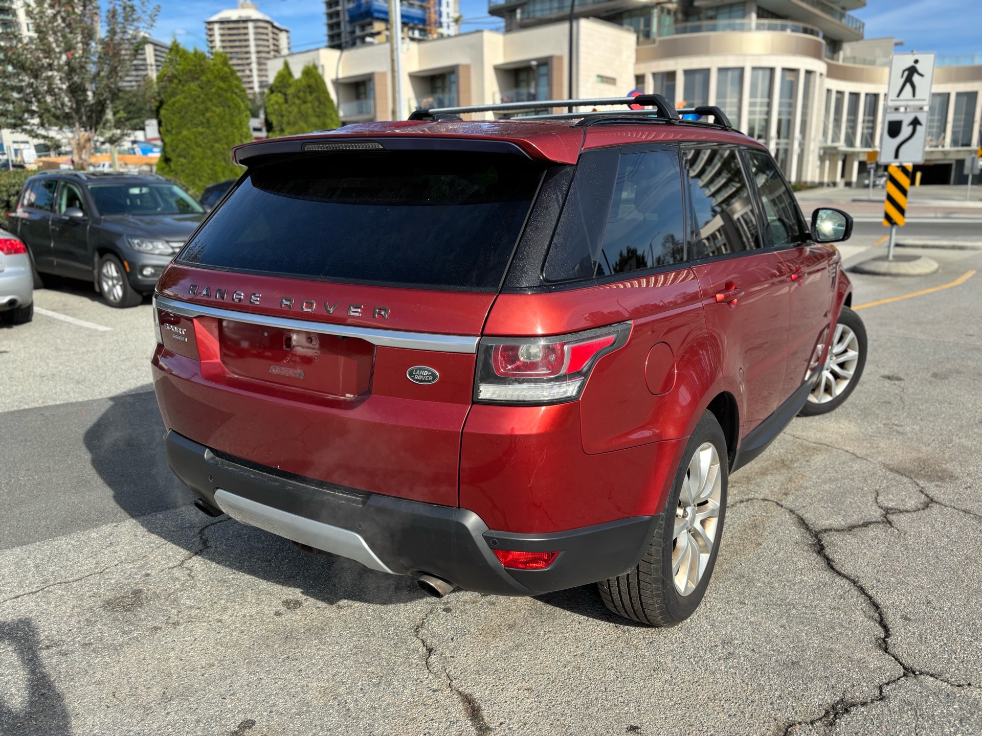 /canwestautoinc/2014-LandRover-RangeRover-1536763275951285.jpg