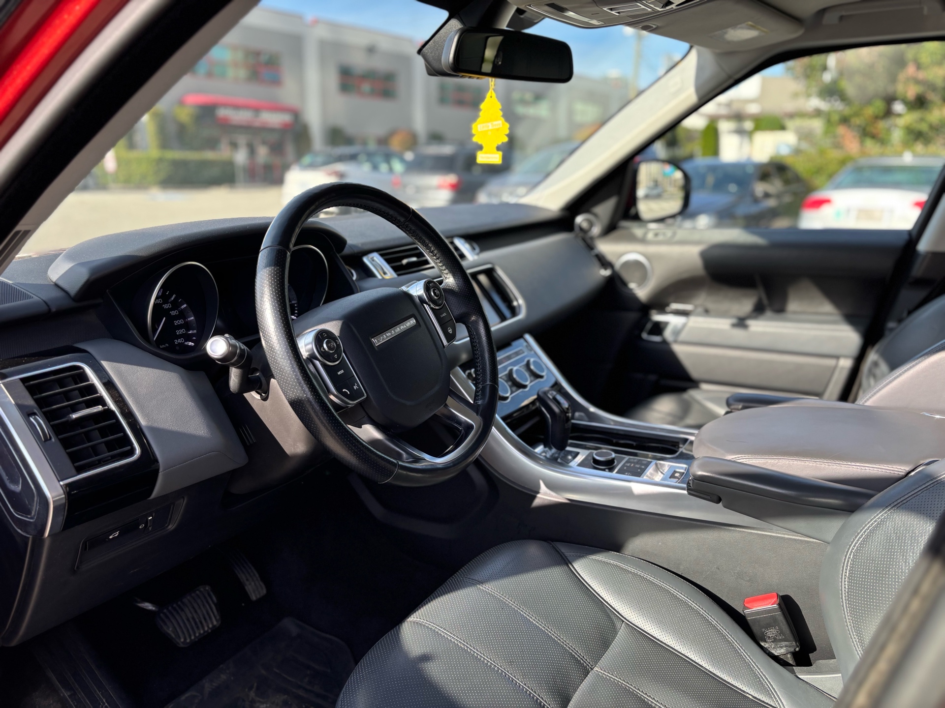 /canwestautoinc/2014-LandRover-RangeRover-42120208389206404.jpg