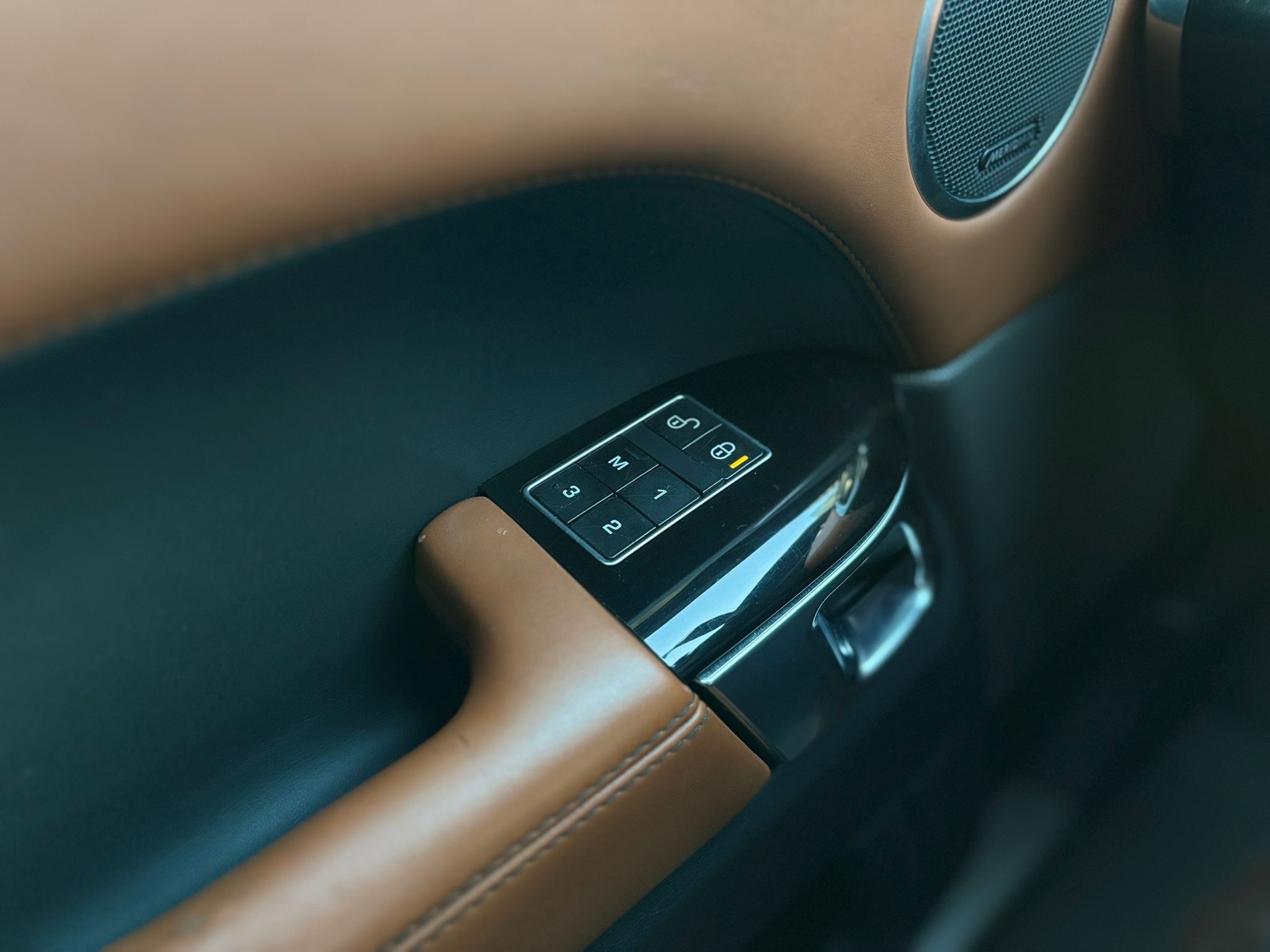 /canwestautoinc/2014-LandRover-RangeRover-6057809668557406.jpg