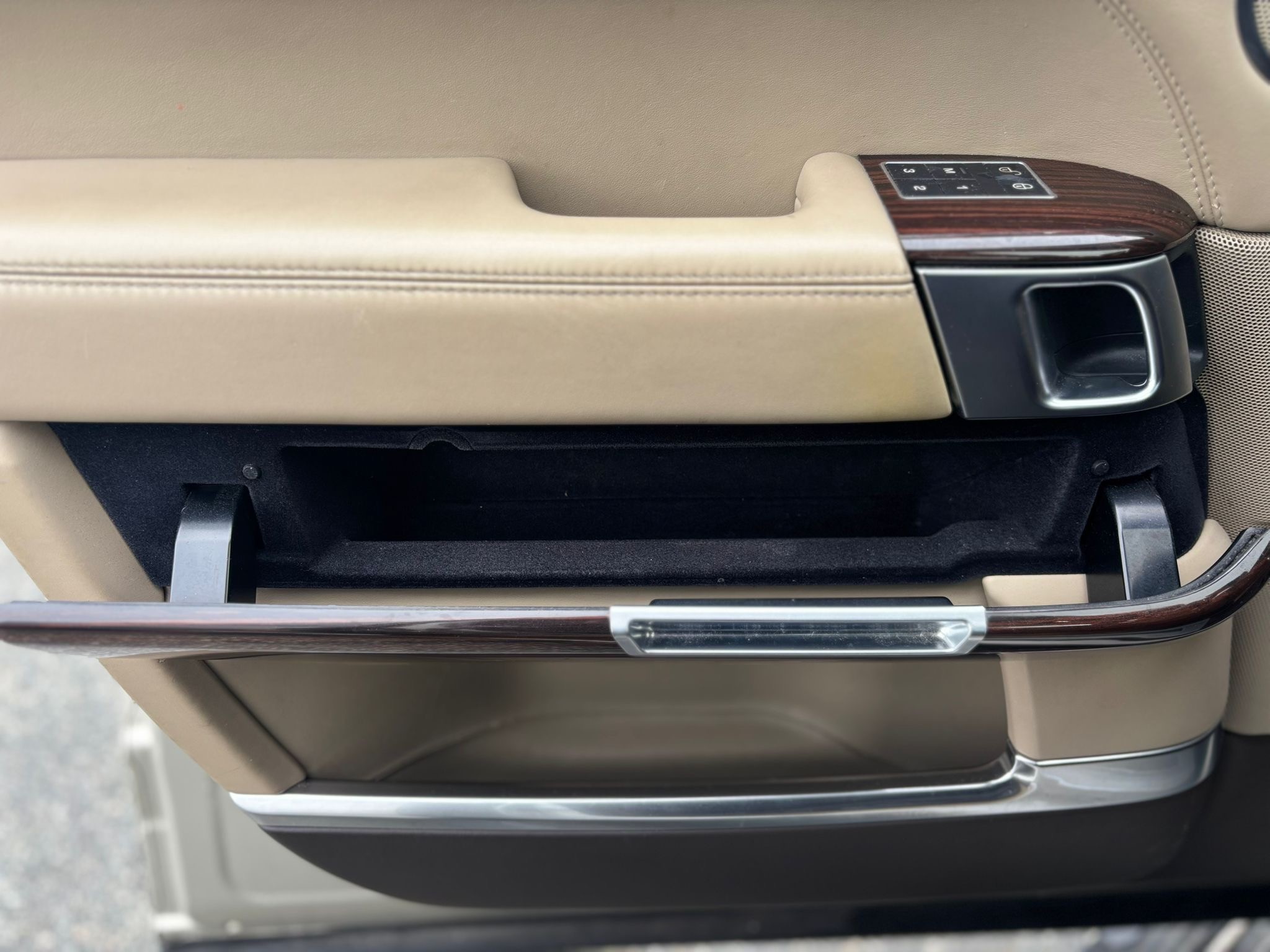 /canwestautoinc/2014-LandRover-RangeRover-6456925939041314.jpg