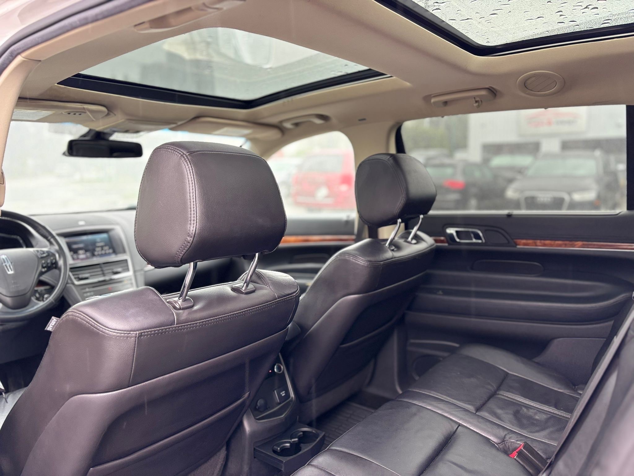 /canwestautoinc/2014-Lincoln-MKT-10585937243893073.jpg