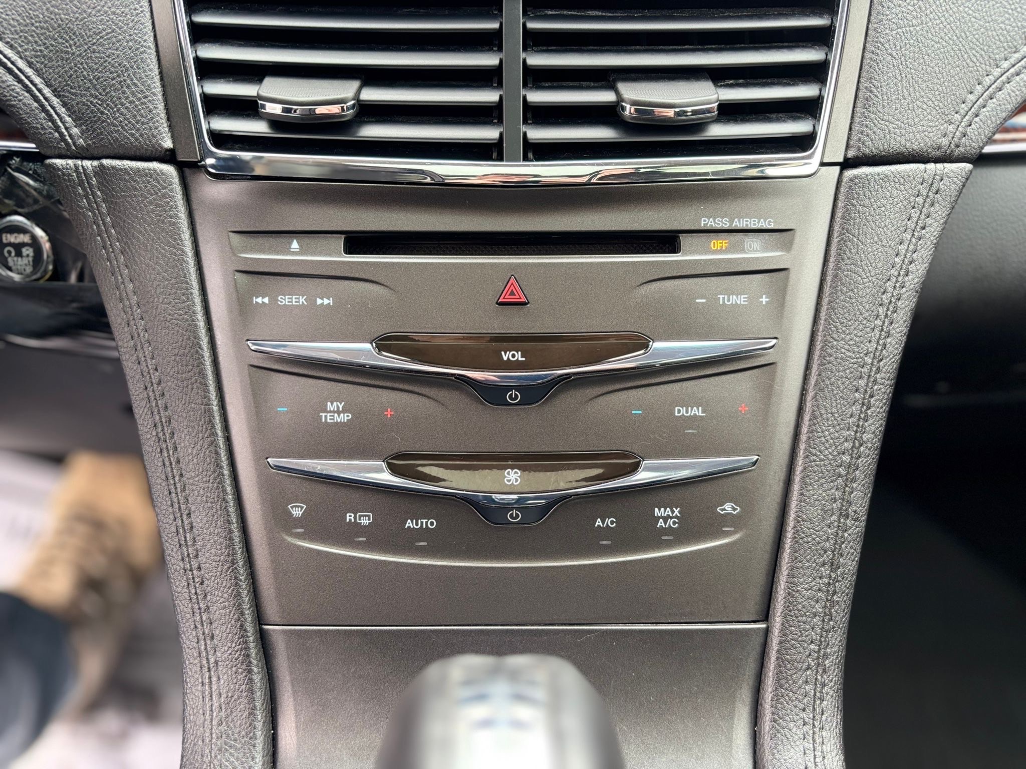 /canwestautoinc/2014-Lincoln-MKT-5405502035654872.jpg