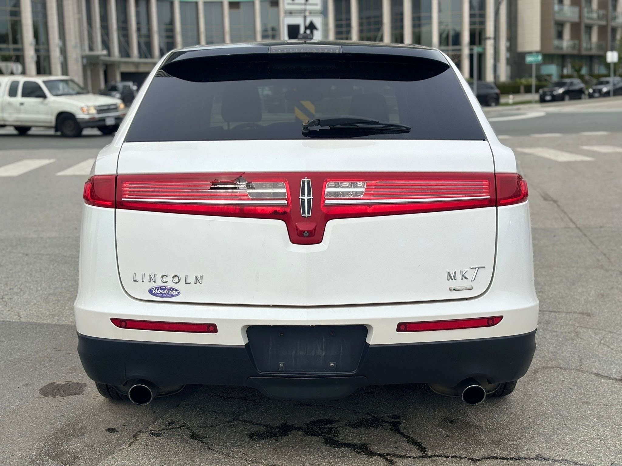/canwestautoinc/2014-Lincoln-MKT-610701525758597.jpg