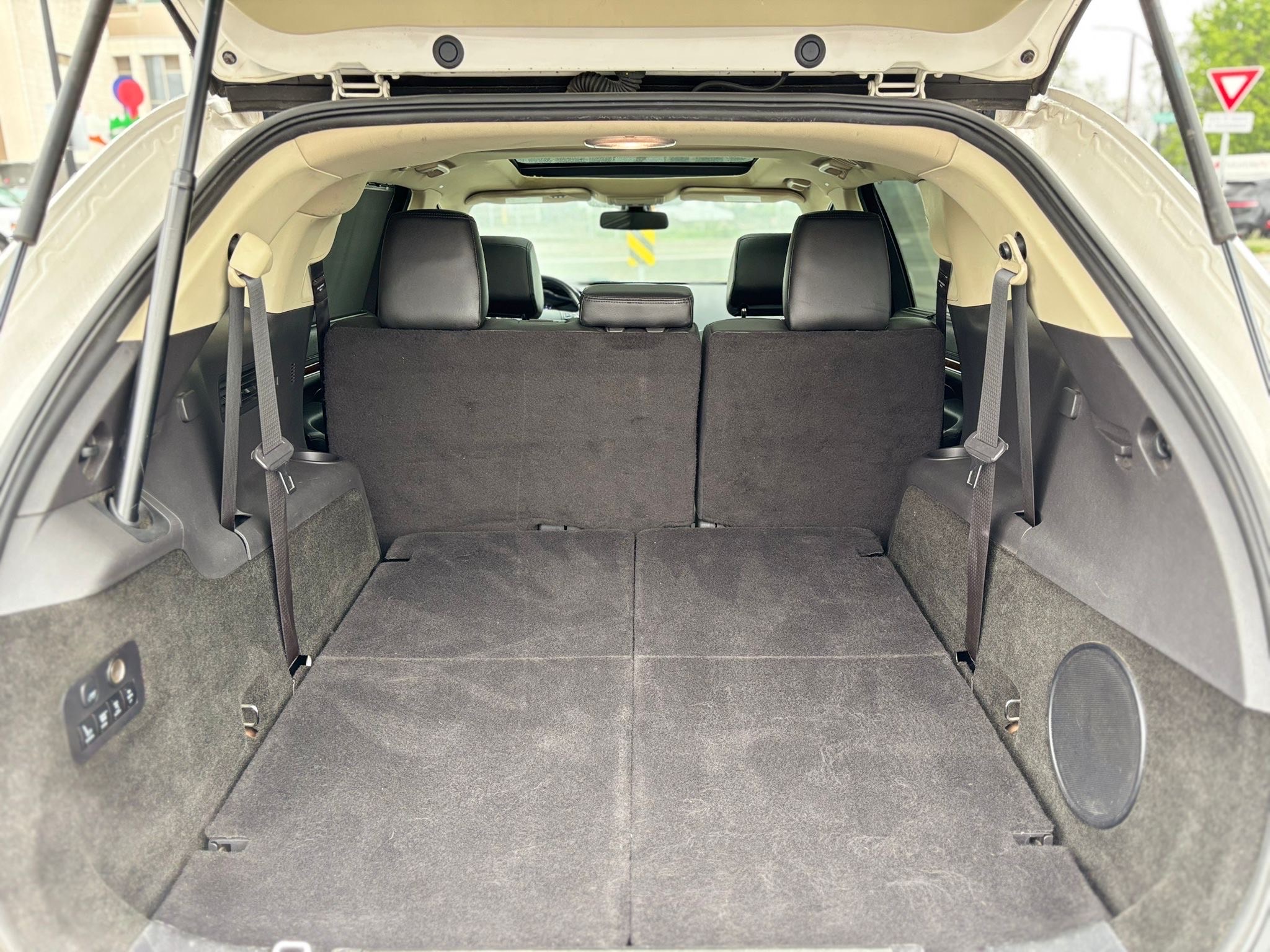 /canwestautoinc/2014-Lincoln-MKT-6128225402693377.jpg