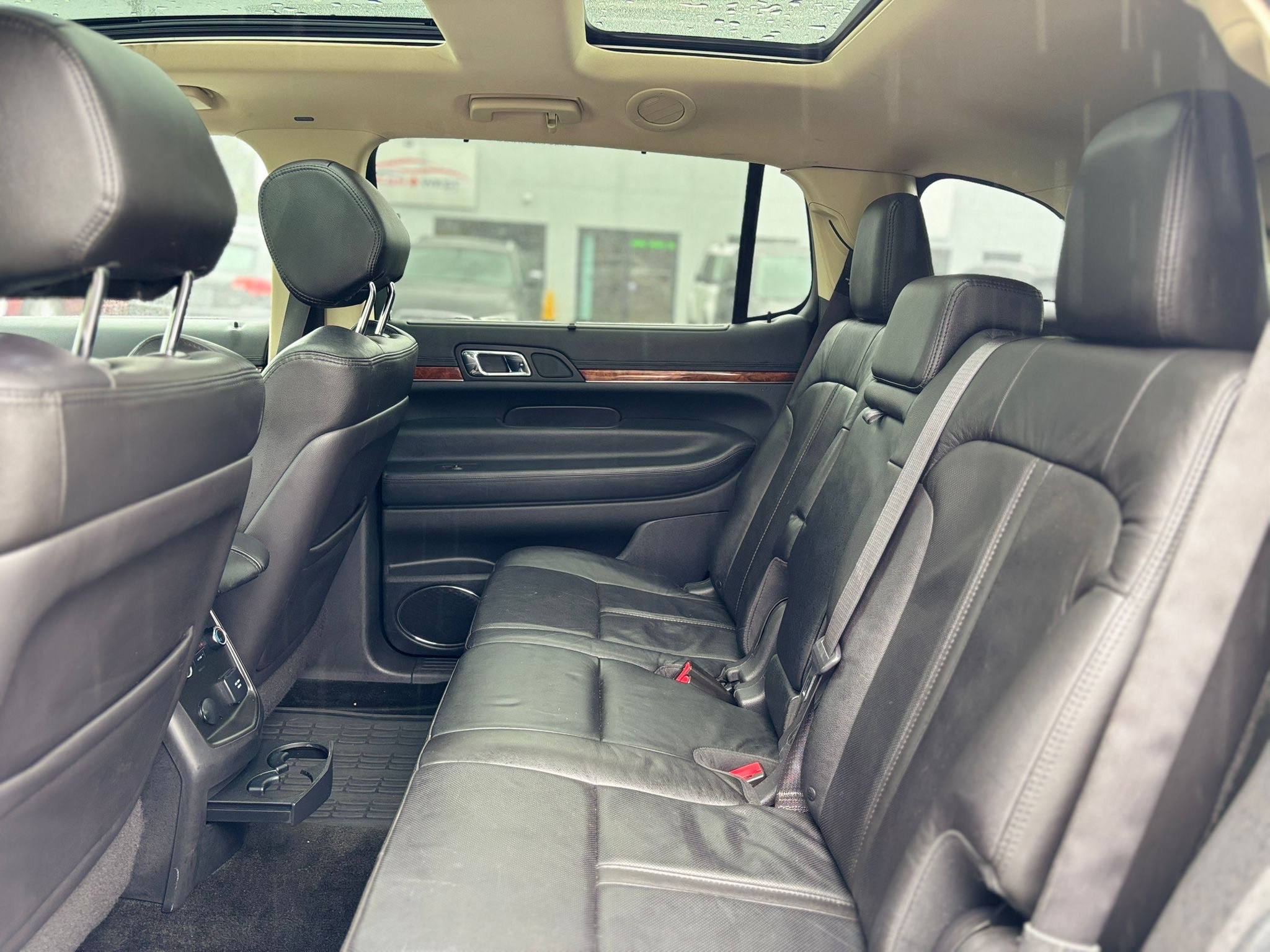 /canwestautoinc/2014-Lincoln-MKT-9450137158707015.jpg