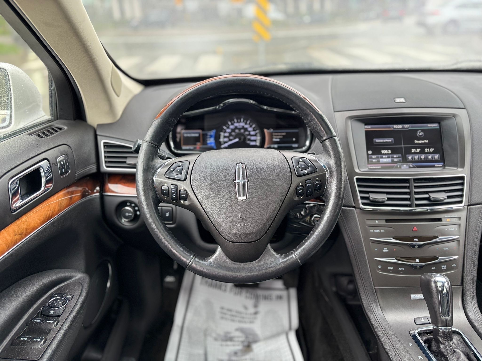 /canwestautoinc/2014-Lincoln-MKT-961508135033956.jpg