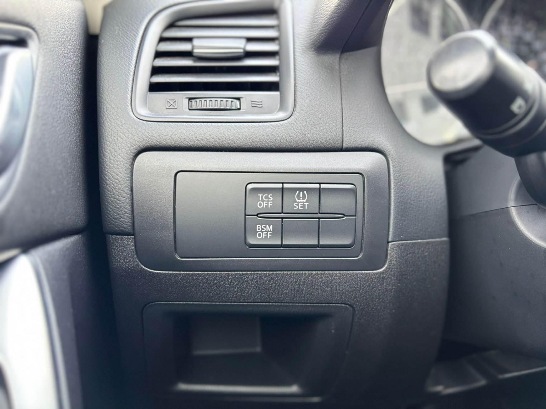 /canwestautoinc/2014-Mazda-CX-5-09301607511626808.jpg
